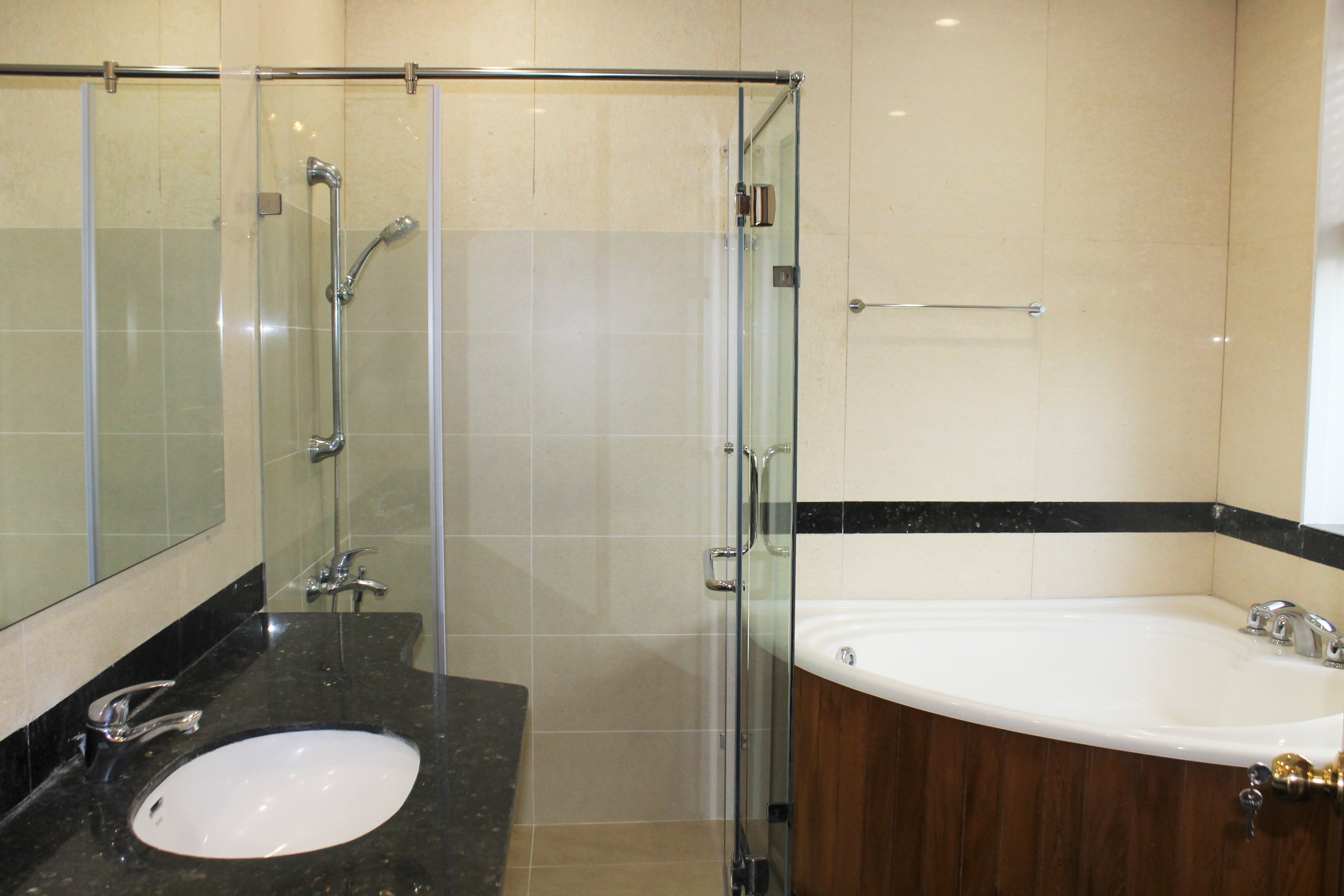Cho thuê biệt thự có hầm hoàn thiện đẹp Hoa Sữa Vinhomes Riverside 7
