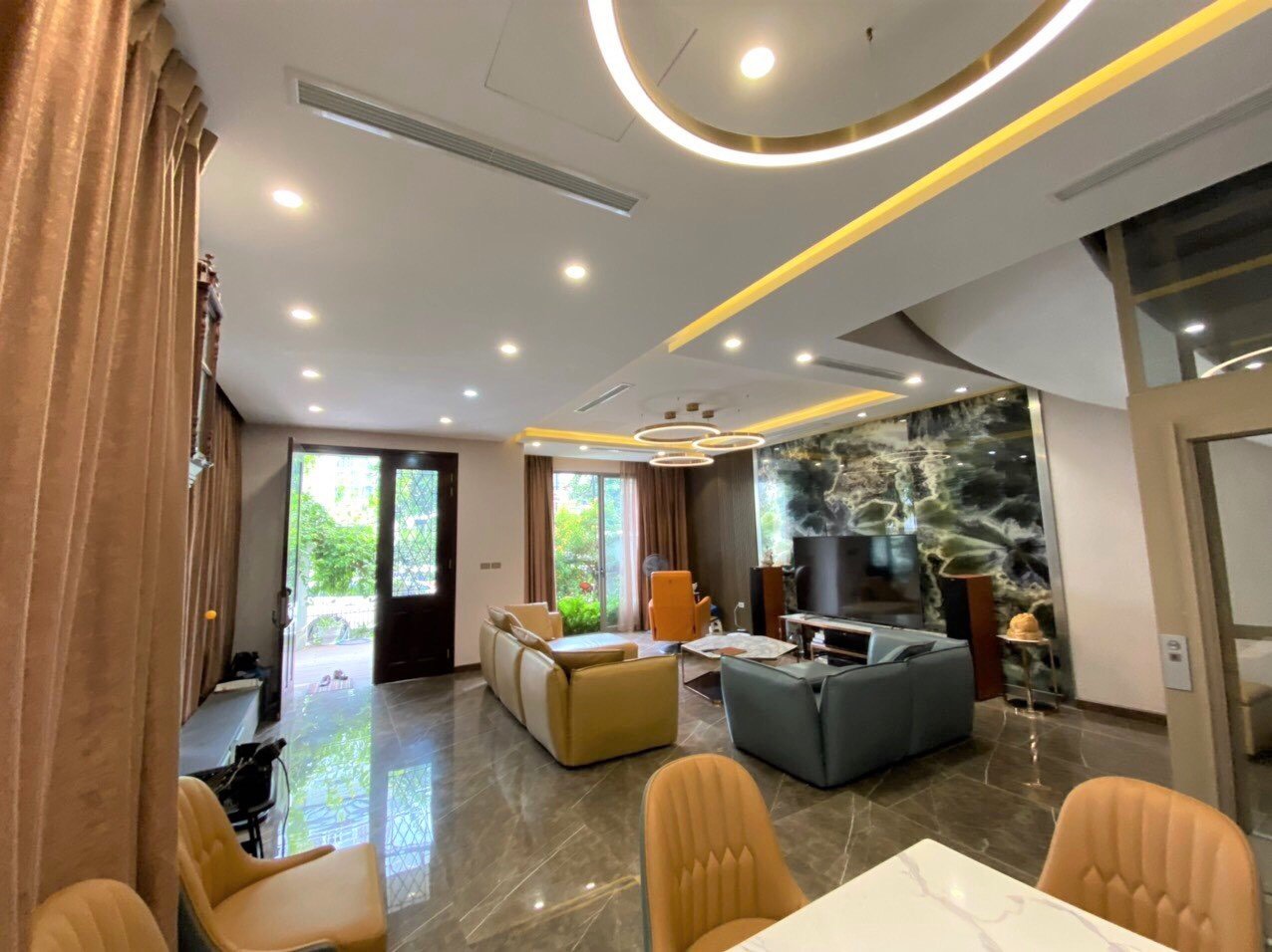 Cho thuê biệt thự có thang máy Vinhomes The Harmony 1