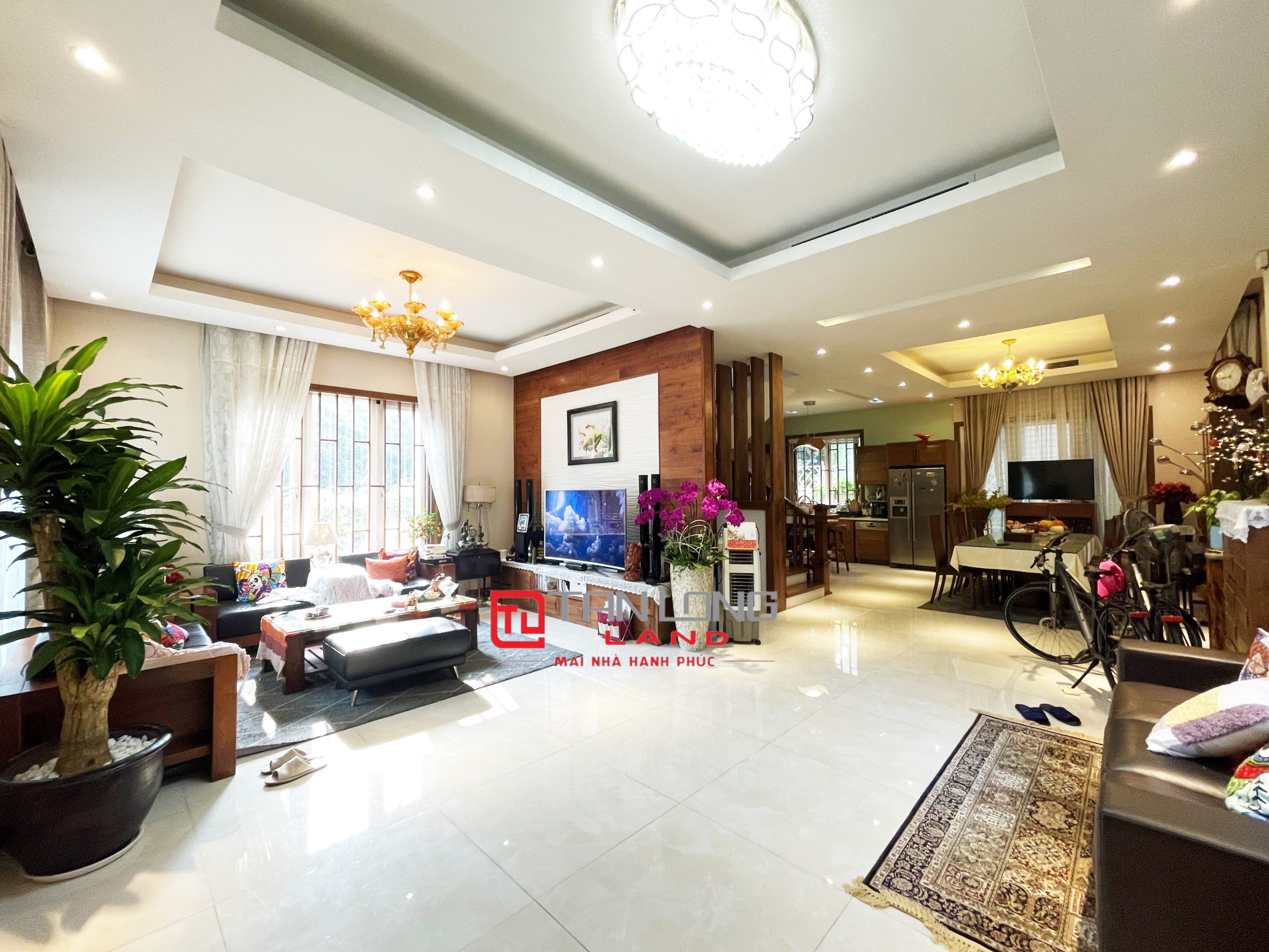 Cho thuê biệt thự đầy đủ nội thất trục đường chính Vinhomes Riverside Long Biên 1