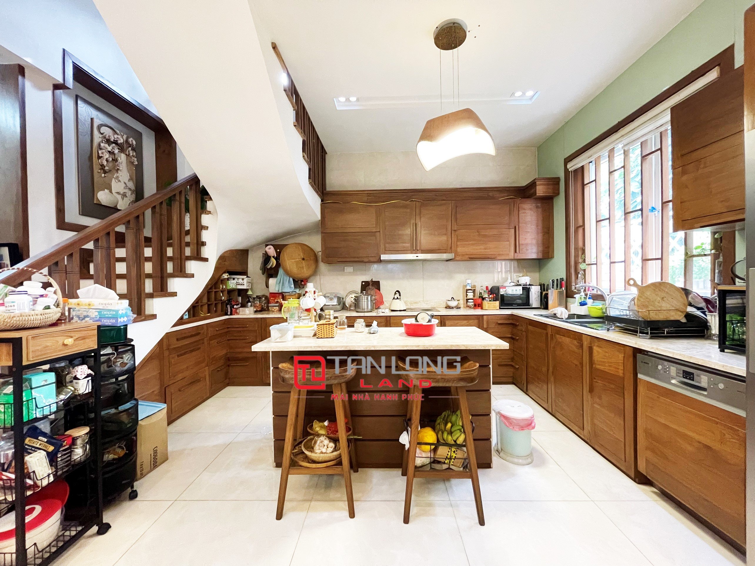 Cho thuê biệt thự đầy đủ nội thất trục đường chính Vinhomes Riverside Long Biên 3