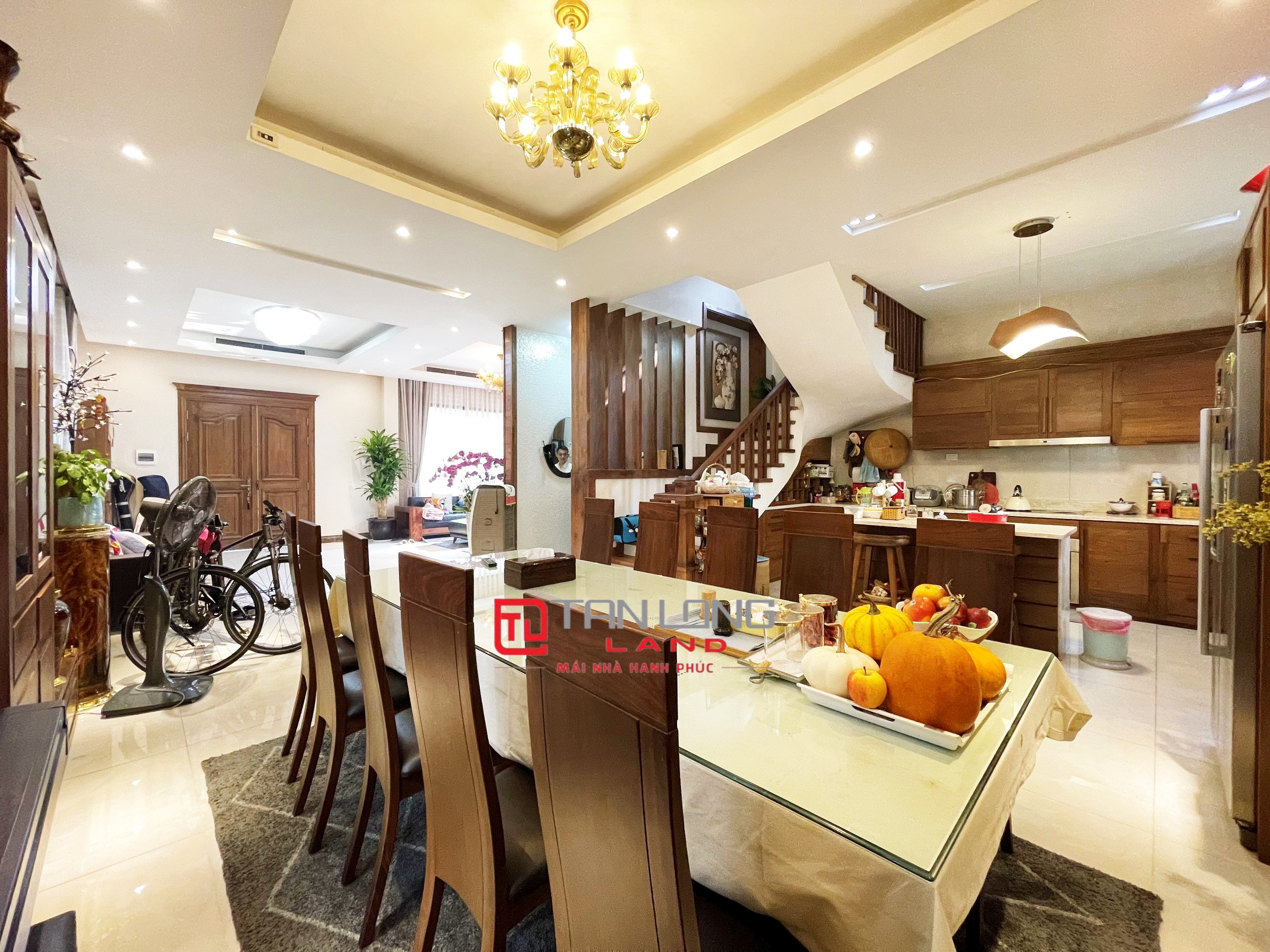 Cho thuê biệt thự đầy đủ nội thất trục đường chính Vinhomes Riverside Long Biên 4