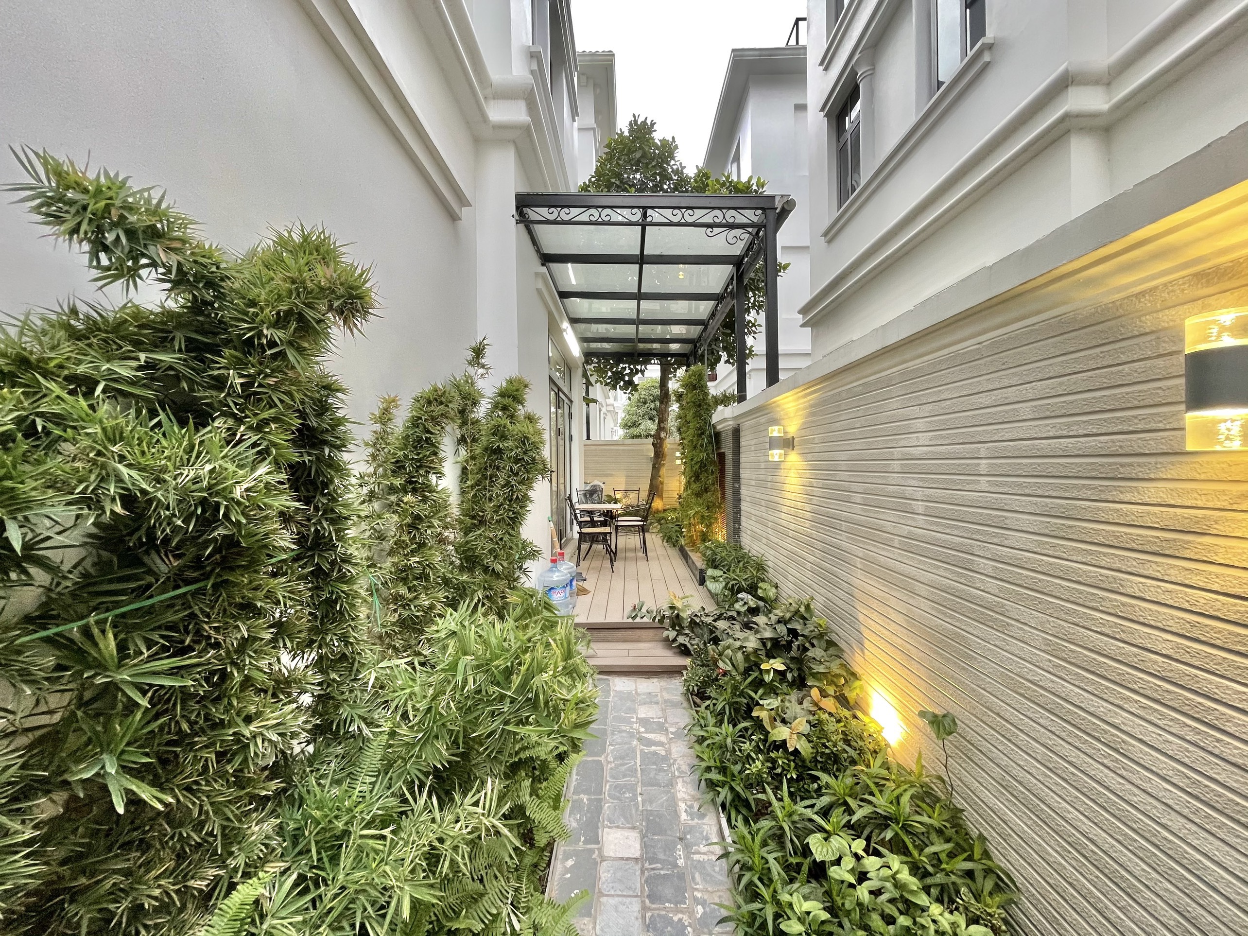 Cho thuê biệt thự đẹp dãy TuyLip Vinhomes The Harmony 4