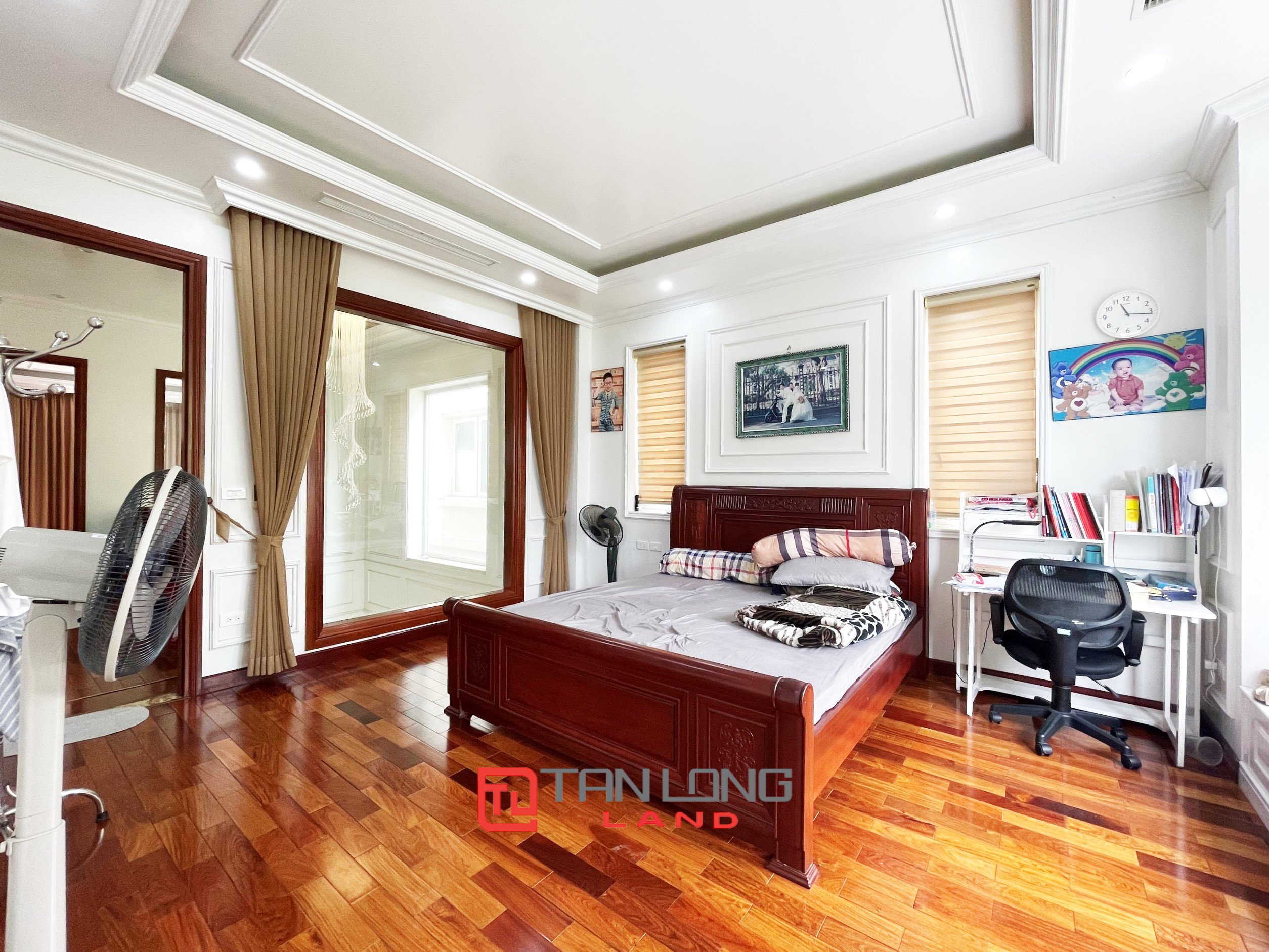 Cho thuê Biệt thự Đơn lập 300m2 gần trường quốc tế BIS tại Vinhomes Riverside Long Biên 11