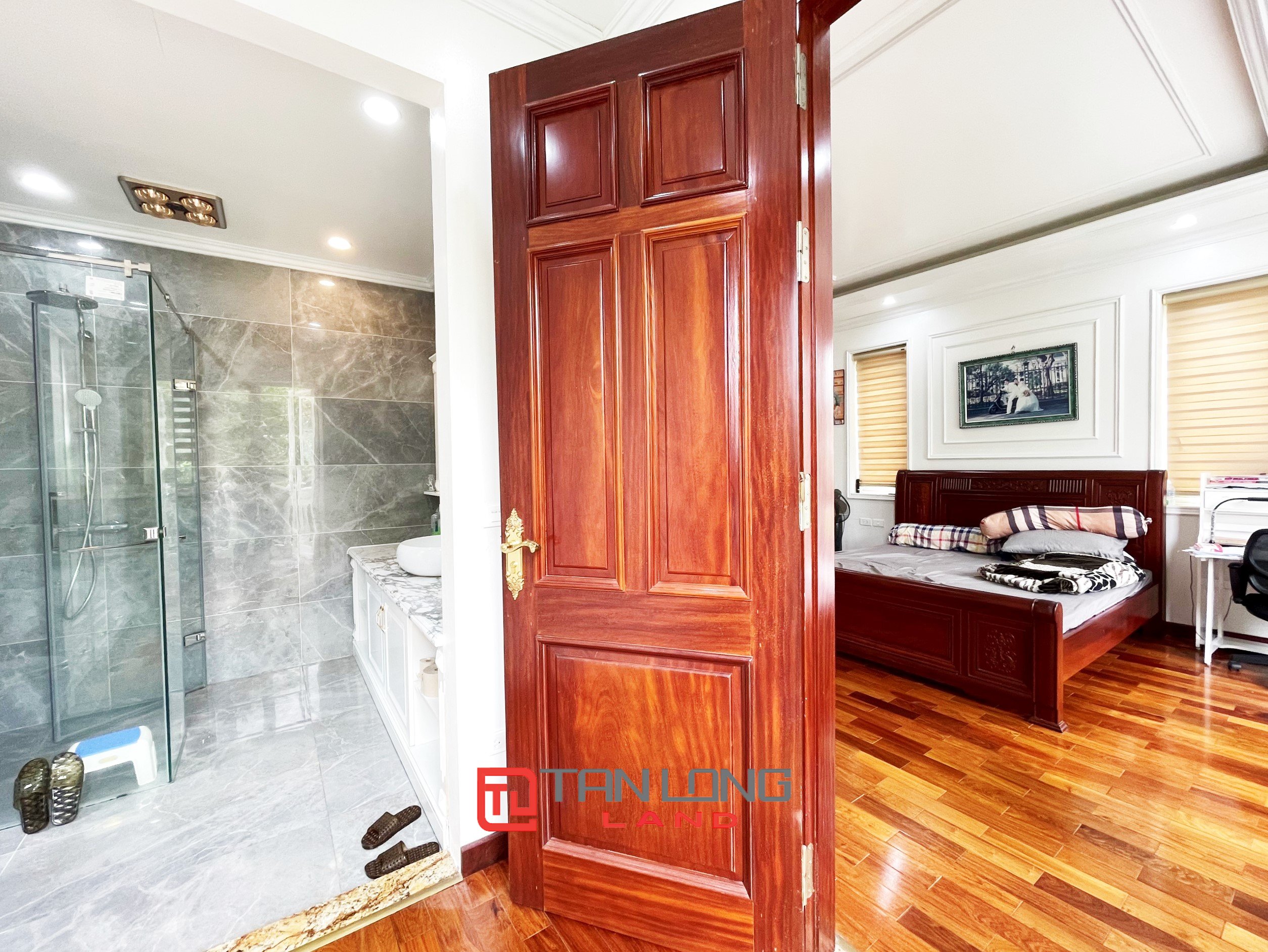 Cho thuê Biệt thự Đơn lập 300m2 gần trường quốc tế BIS tại Vinhomes Riverside Long Biên 12
