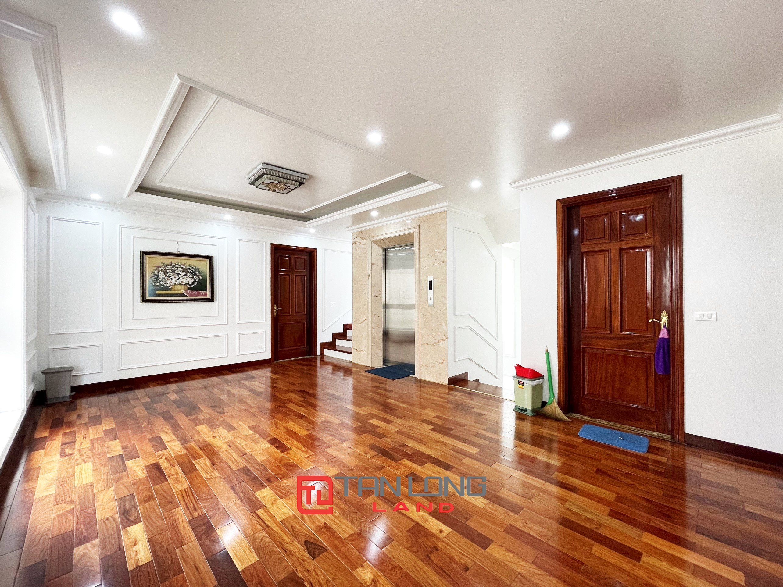 Cho thuê Biệt thự Đơn lập 300m2 gần trường quốc tế BIS tại Vinhomes Riverside Long Biên 18