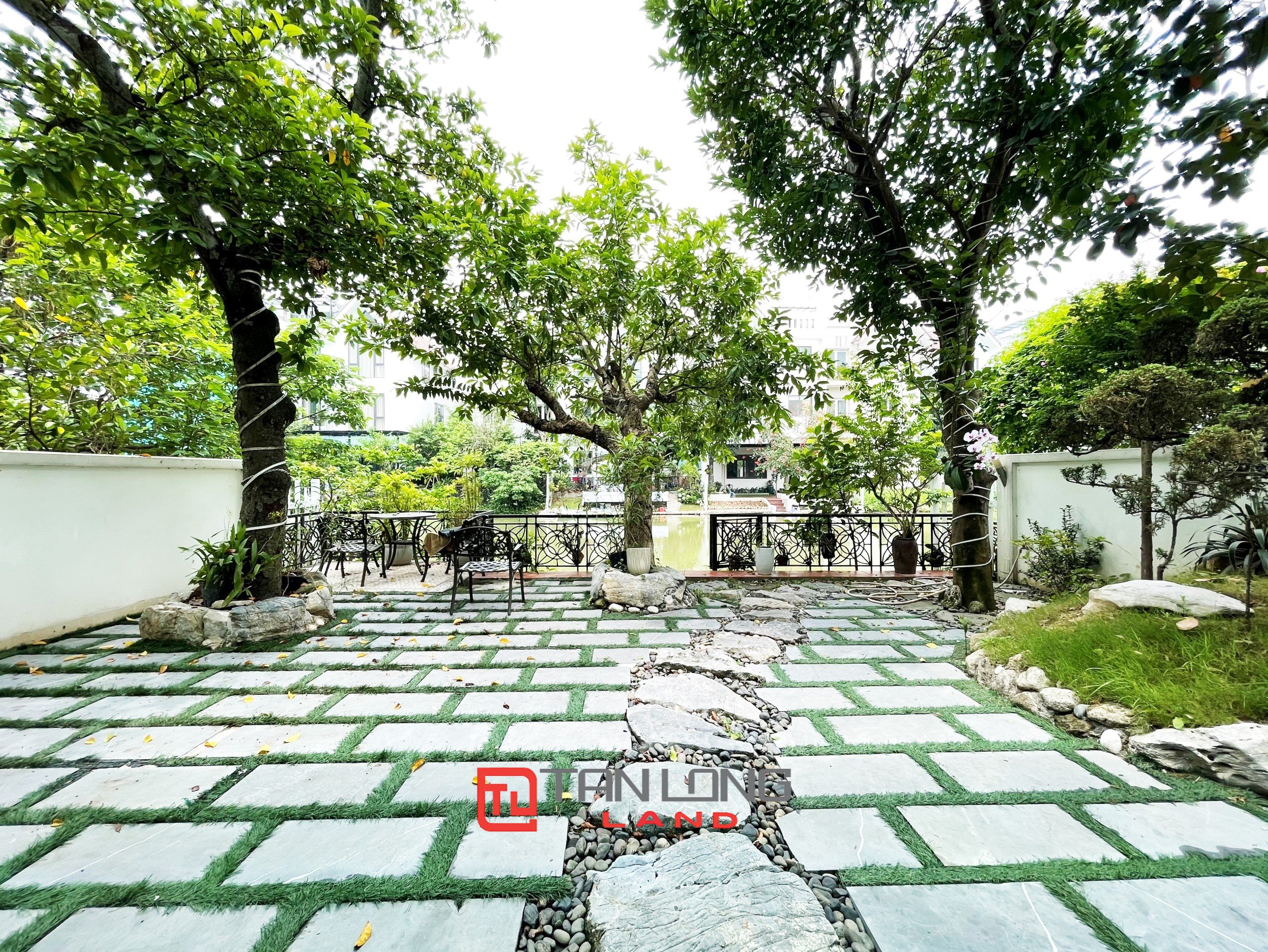 Cho thuê Biệt thự Đơn lập 300m2 gần trường quốc tế BIS tại Vinhomes Riverside Long Biên 21
