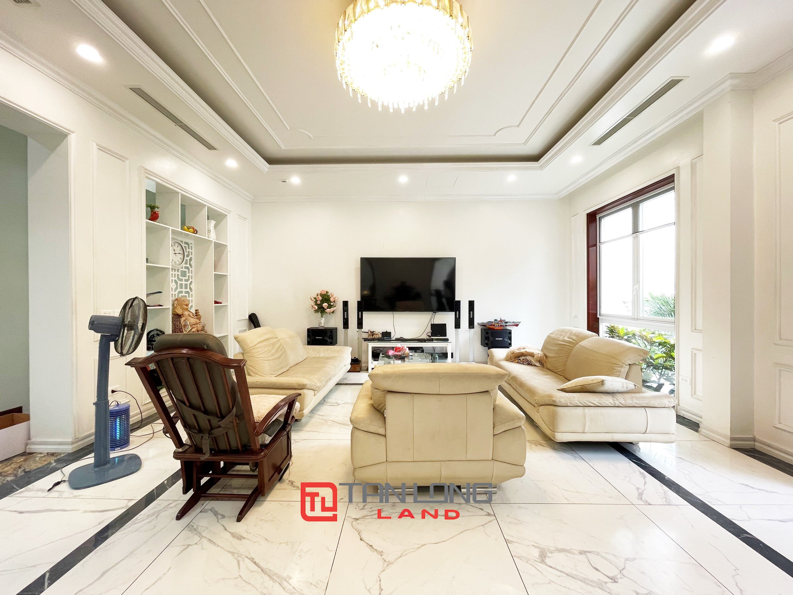 Cho thuê Biệt thự Đơn lập 300m2 gần trường quốc tế BIS tại Vinhomes Riverside Long Biên 3