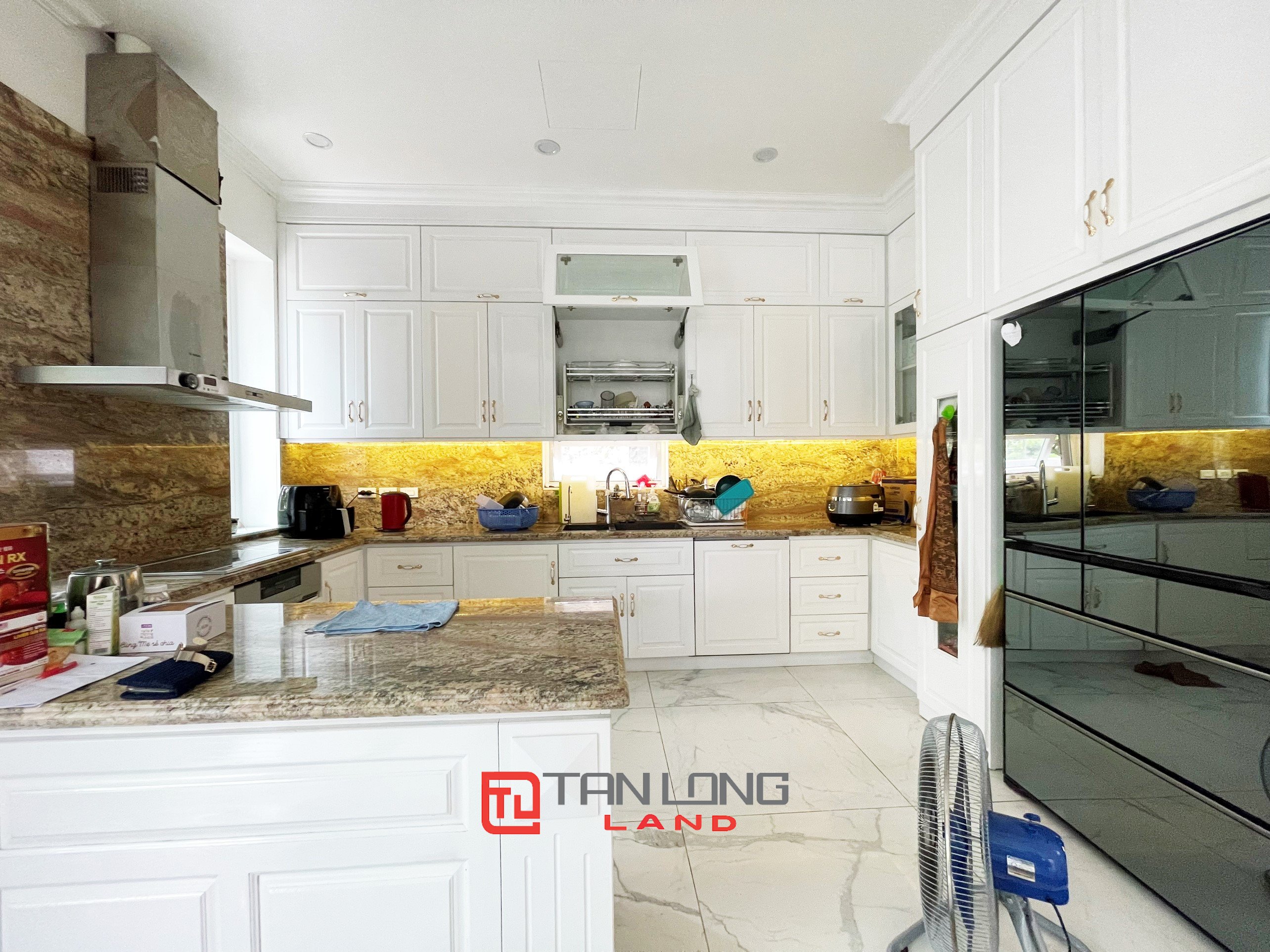Cho thuê Biệt thự Đơn lập 300m2 gần trường quốc tế BIS tại Vinhomes Riverside Long Biên 5
