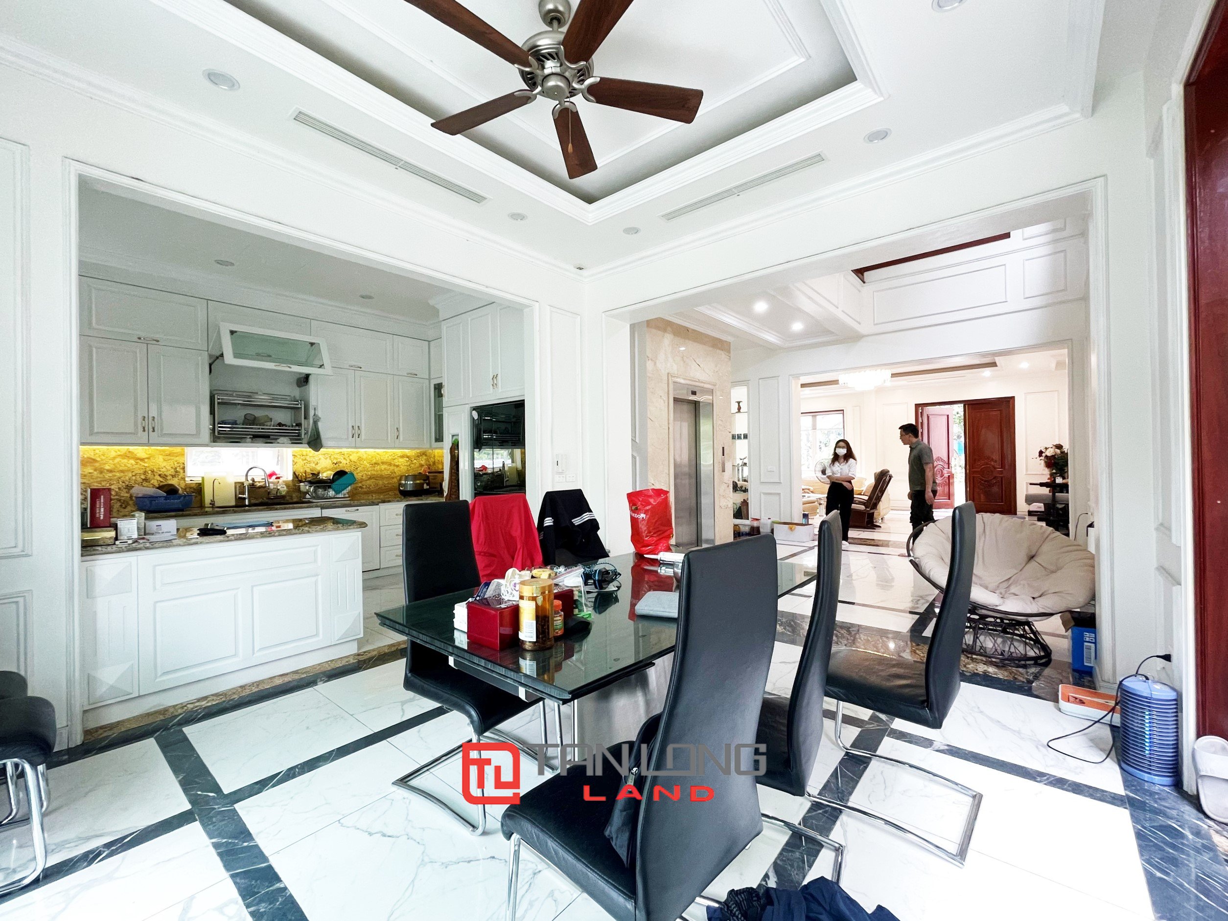 Cho thuê Biệt thự Đơn lập 300m2 gần trường quốc tế BIS tại Vinhomes Riverside Long Biên 7