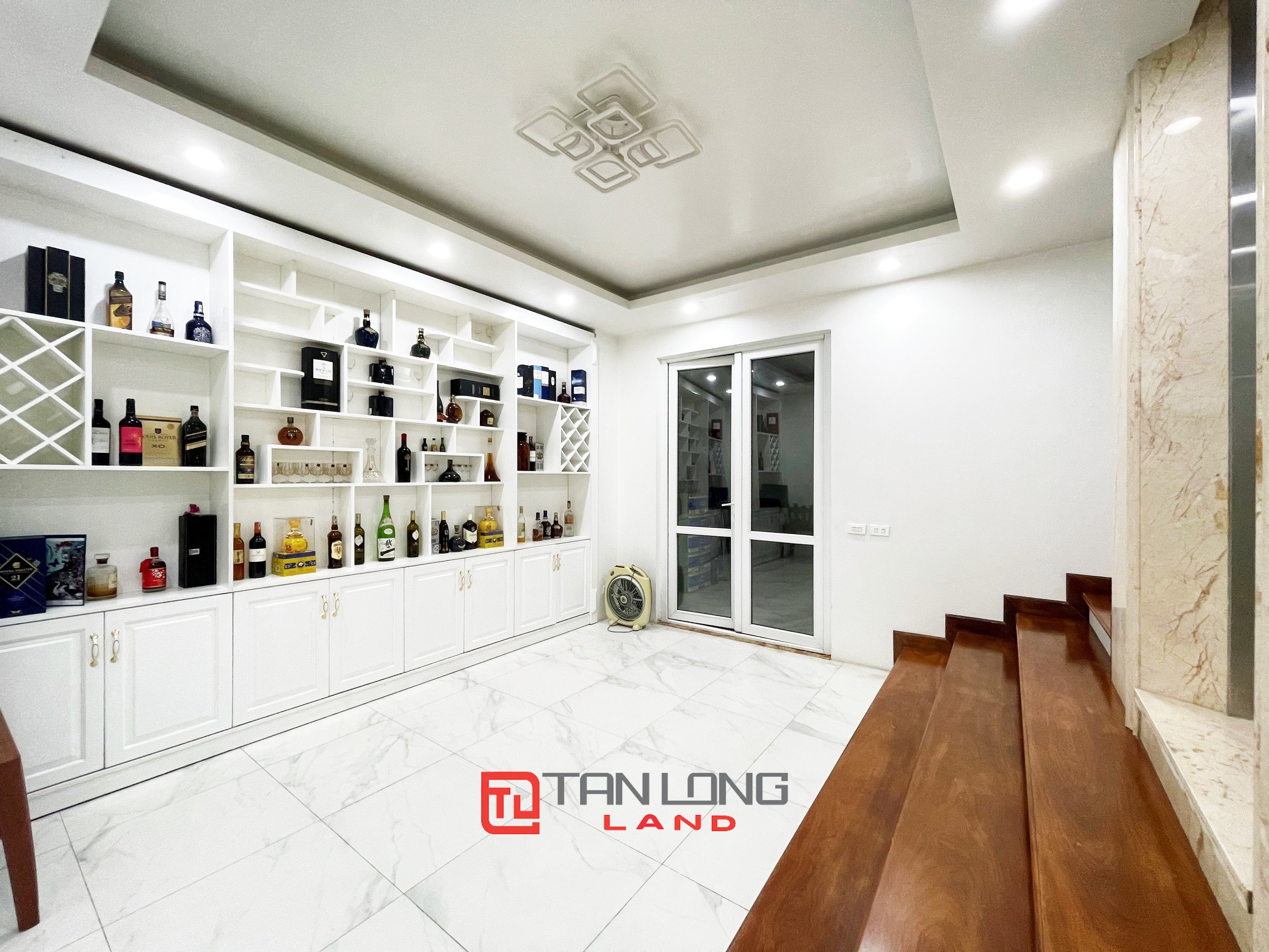 Cho thuê Biệt thự Đơn lập 300m2 gần trường quốc tế BIS tại Vinhomes Riverside Long Biên 9