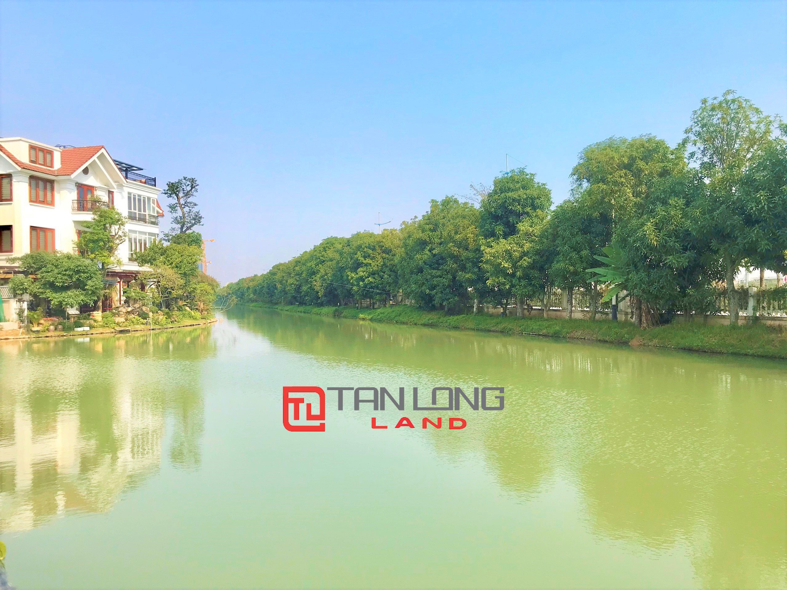 Cho thuê Biệt thự Đơn lập 4 phòng ngủ full nội thất nhập khẩu tại Vinhomes Riverside 10
