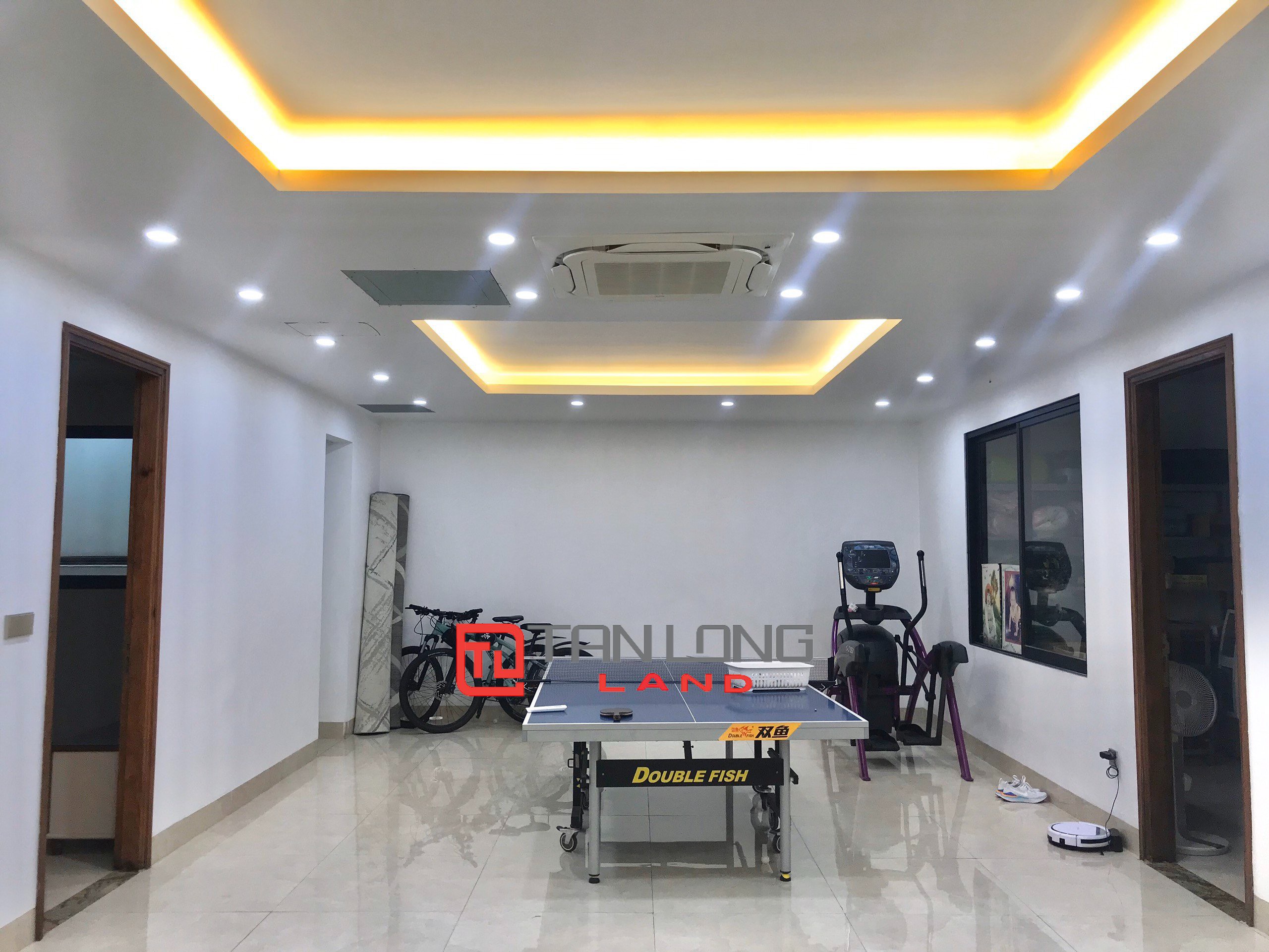 Cho thuê Biệt thự Đơn lập 4 phòng ngủ full nội thất nhập khẩu tại Vinhomes Riverside 11