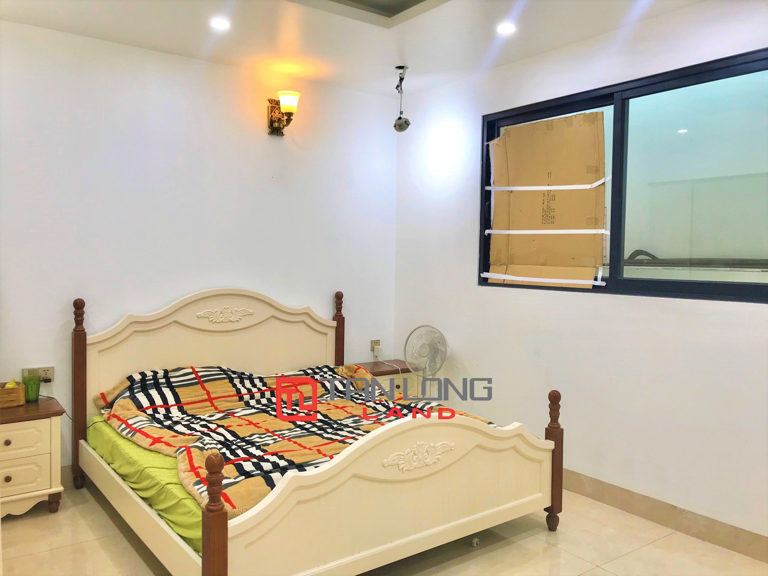 Cho thuê Biệt thự Đơn lập 4 phòng ngủ full nội thất nhập khẩu tại Vinhomes Riverside 12