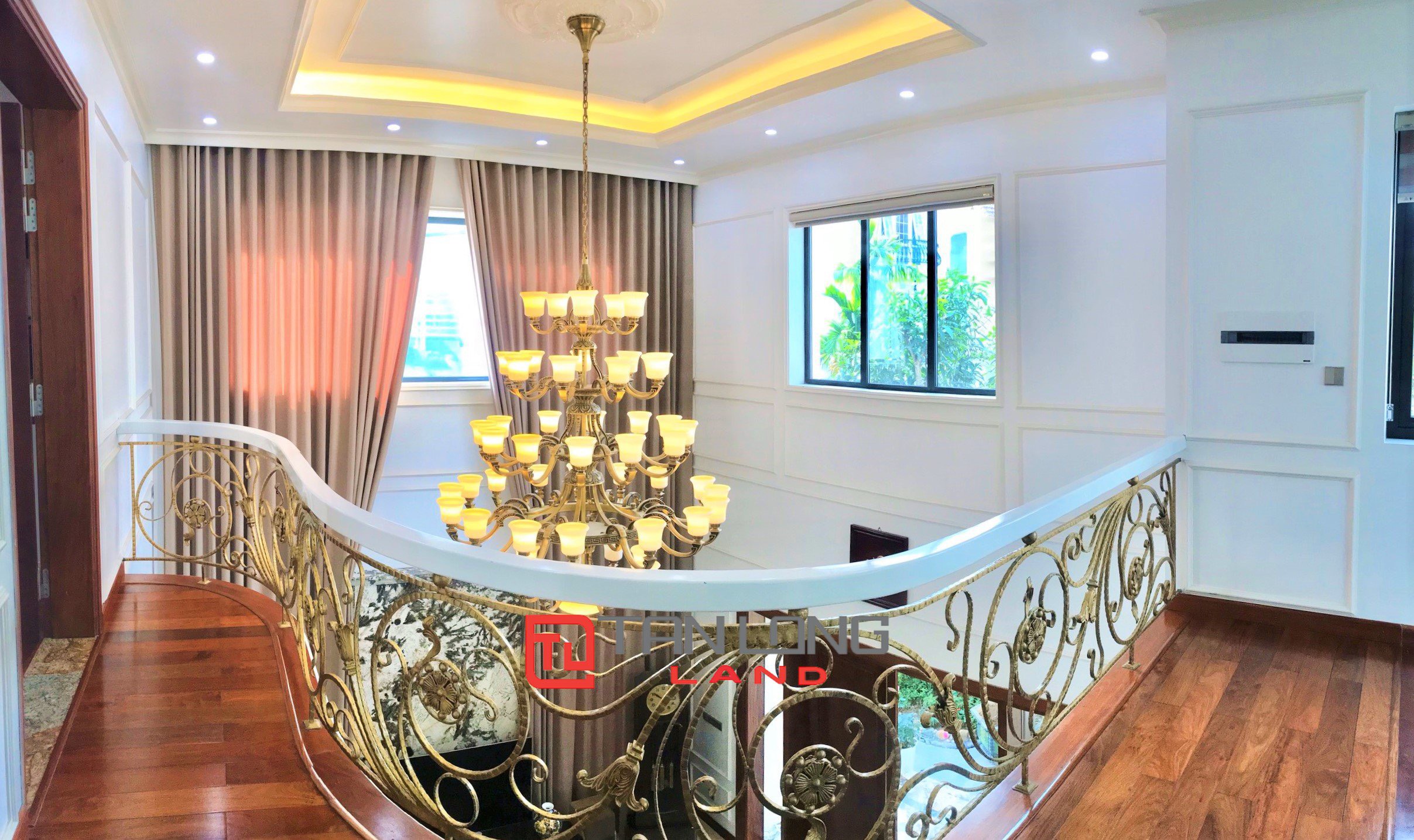 Cho thuê Biệt thự Đơn lập 4 phòng ngủ full nội thất nhập khẩu tại Vinhomes Riverside 14