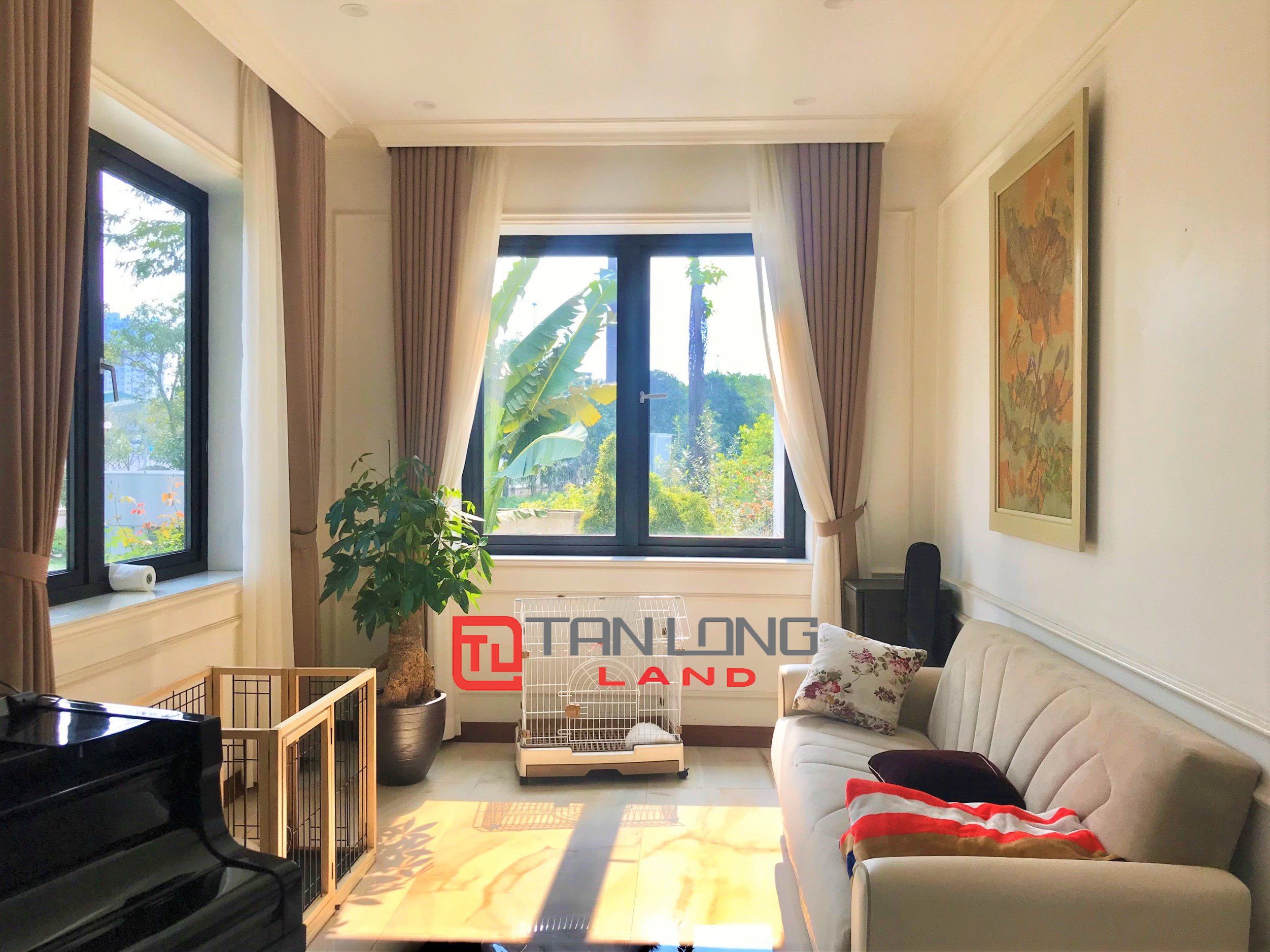 Cho thuê Biệt thự Đơn lập 4 phòng ngủ full nội thất nhập khẩu tại Vinhomes Riverside 15