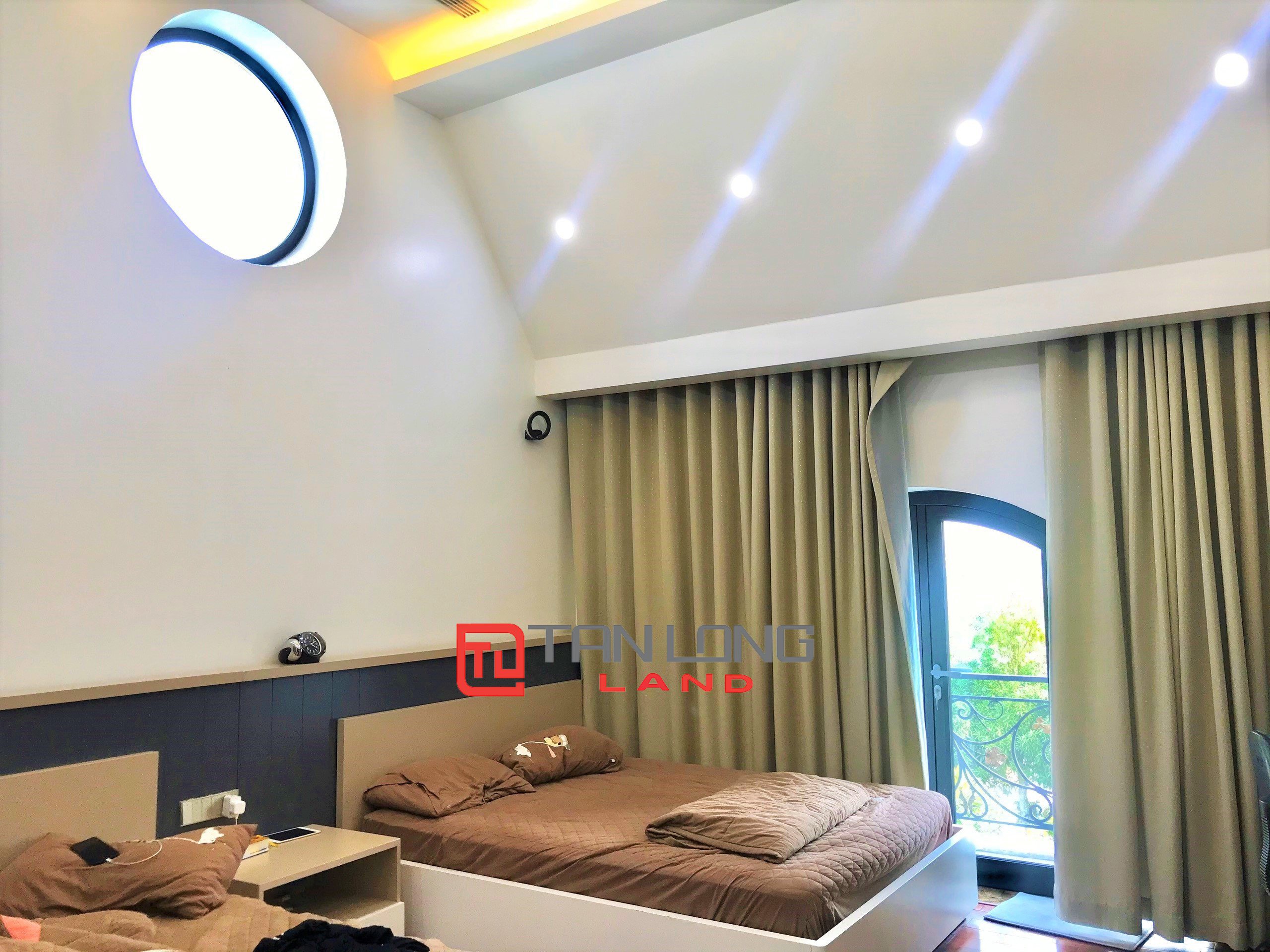 Cho thuê Biệt thự Đơn lập 4 phòng ngủ full nội thất nhập khẩu tại Vinhomes Riverside 17