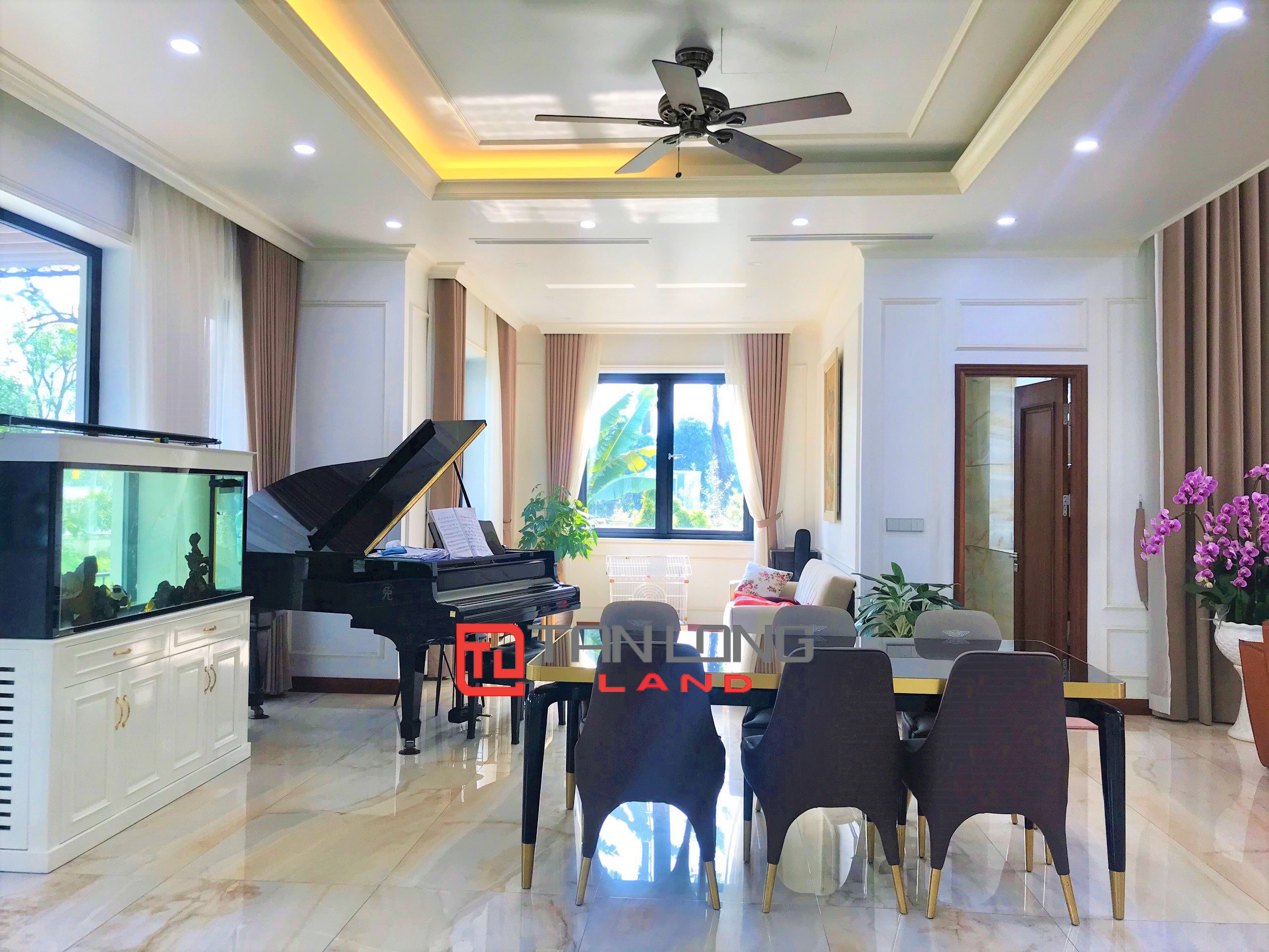 Cho thuê Biệt thự Đơn lập 4 phòng ngủ full nội thất nhập khẩu tại Vinhomes Riverside 5
