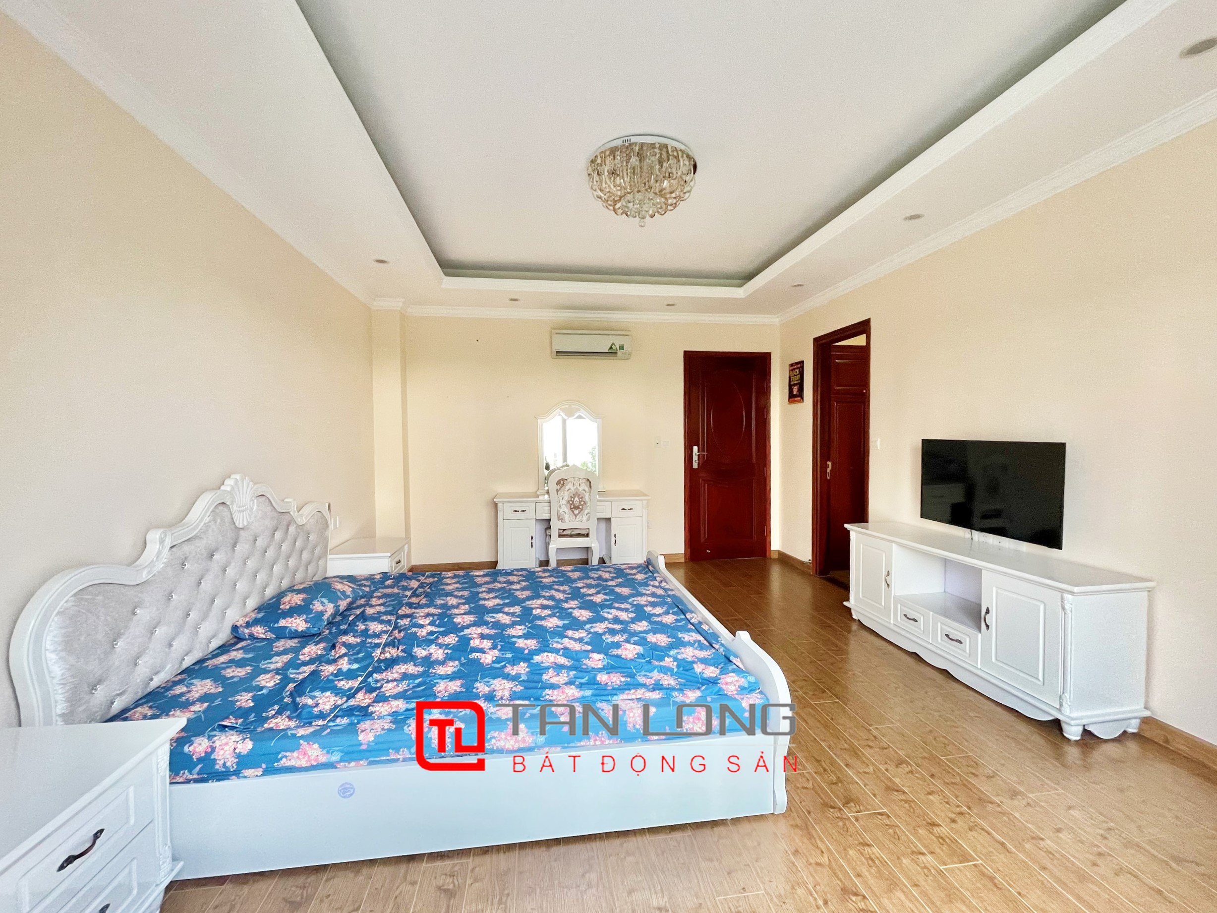 Cho thuê Biệt thự Đơn lập 4 phòng ngủ gần TTTM Vincom tại Vinhomes Riverside 14