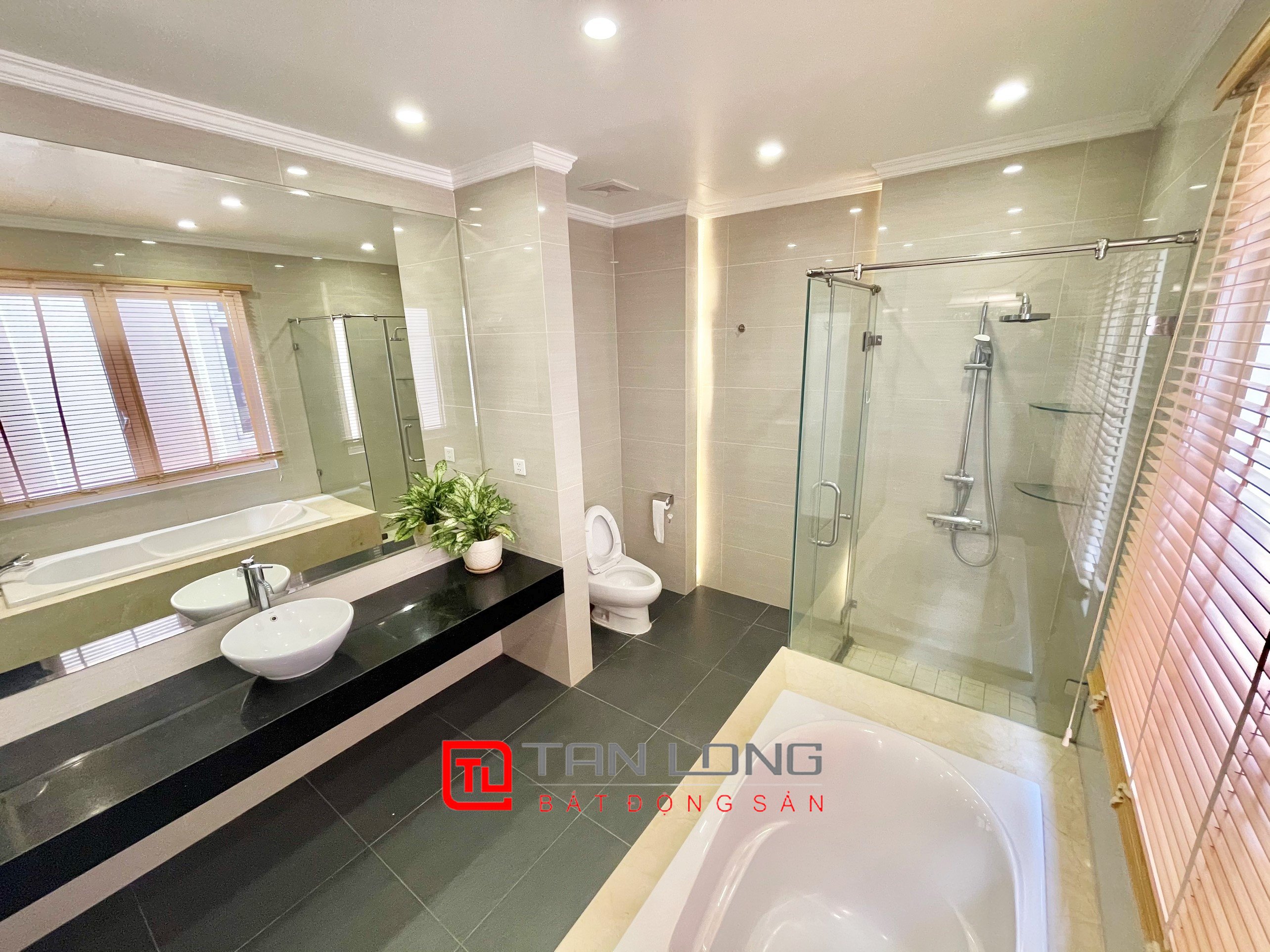 Cho thuê Biệt thự Đơn lập 4 phòng ngủ gần TTTM Vincom tại Vinhomes Riverside 7