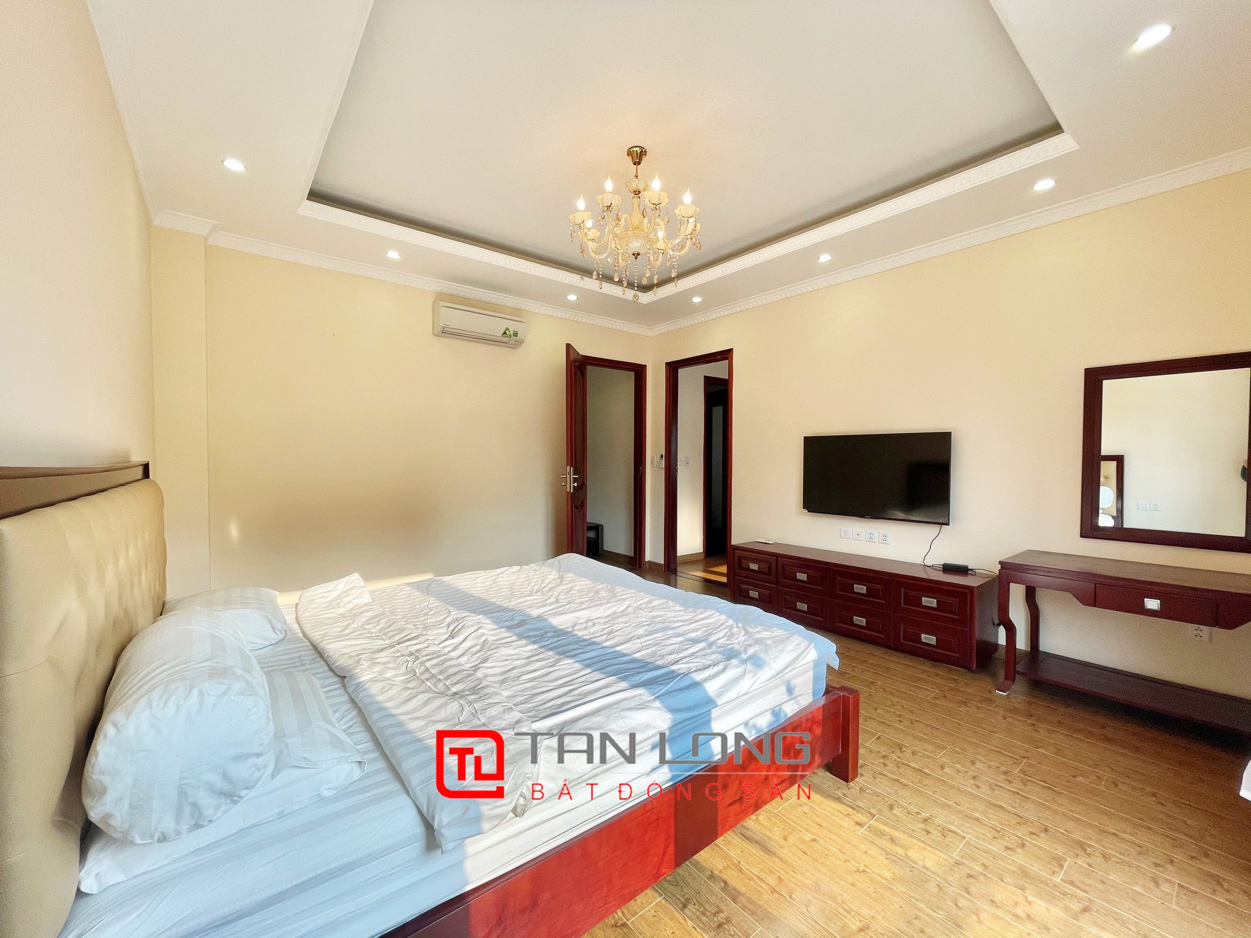 Cho thuê Biệt thự Đơn lập 4 phòng ngủ gần TTTM Vincom tại Vinhomes Riverside 9