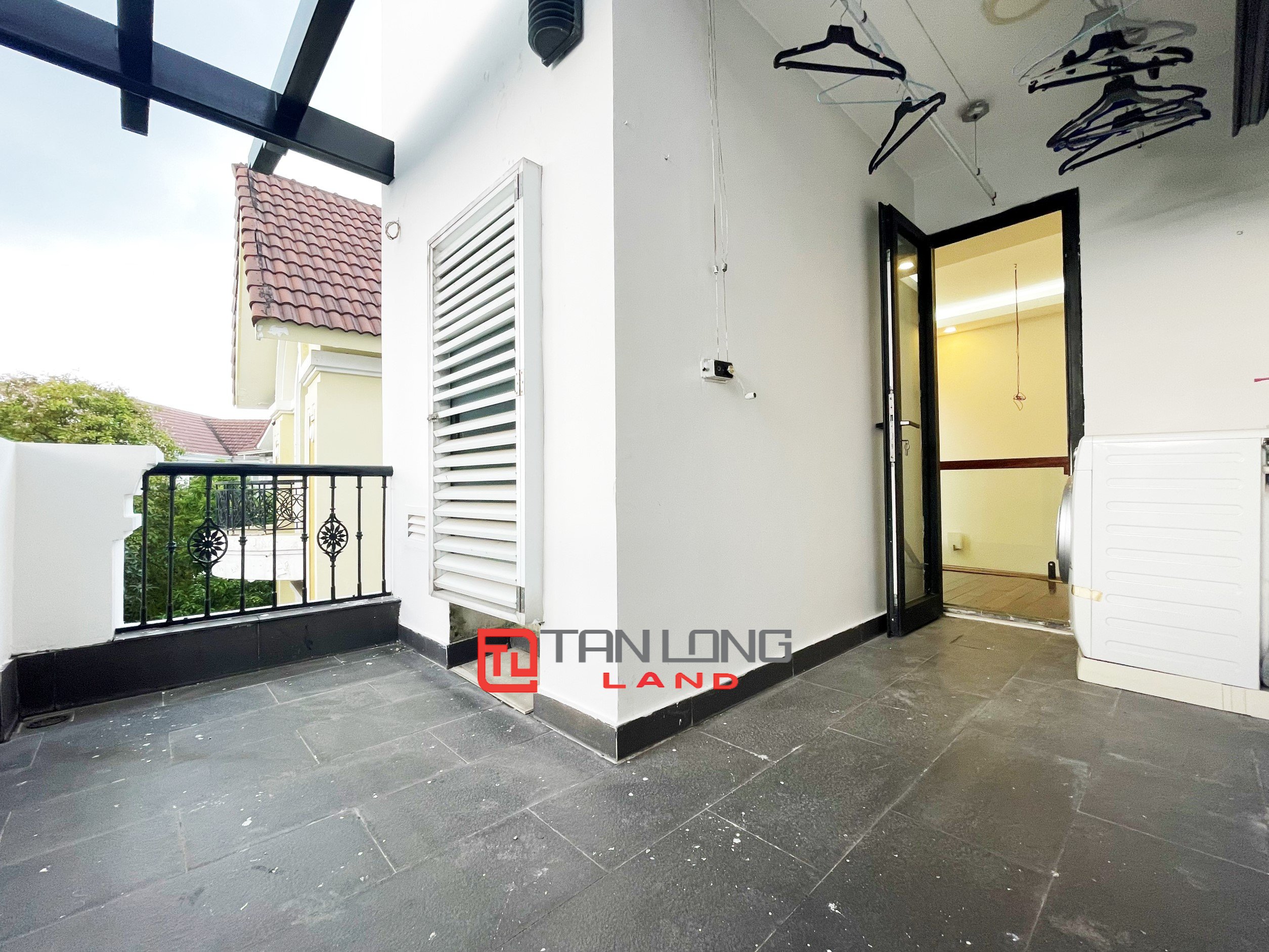 Cho thuê Biệt thự Đơn lập 4 phòng ngủ view ngã ba sông tại Vinhomes Riverside 20