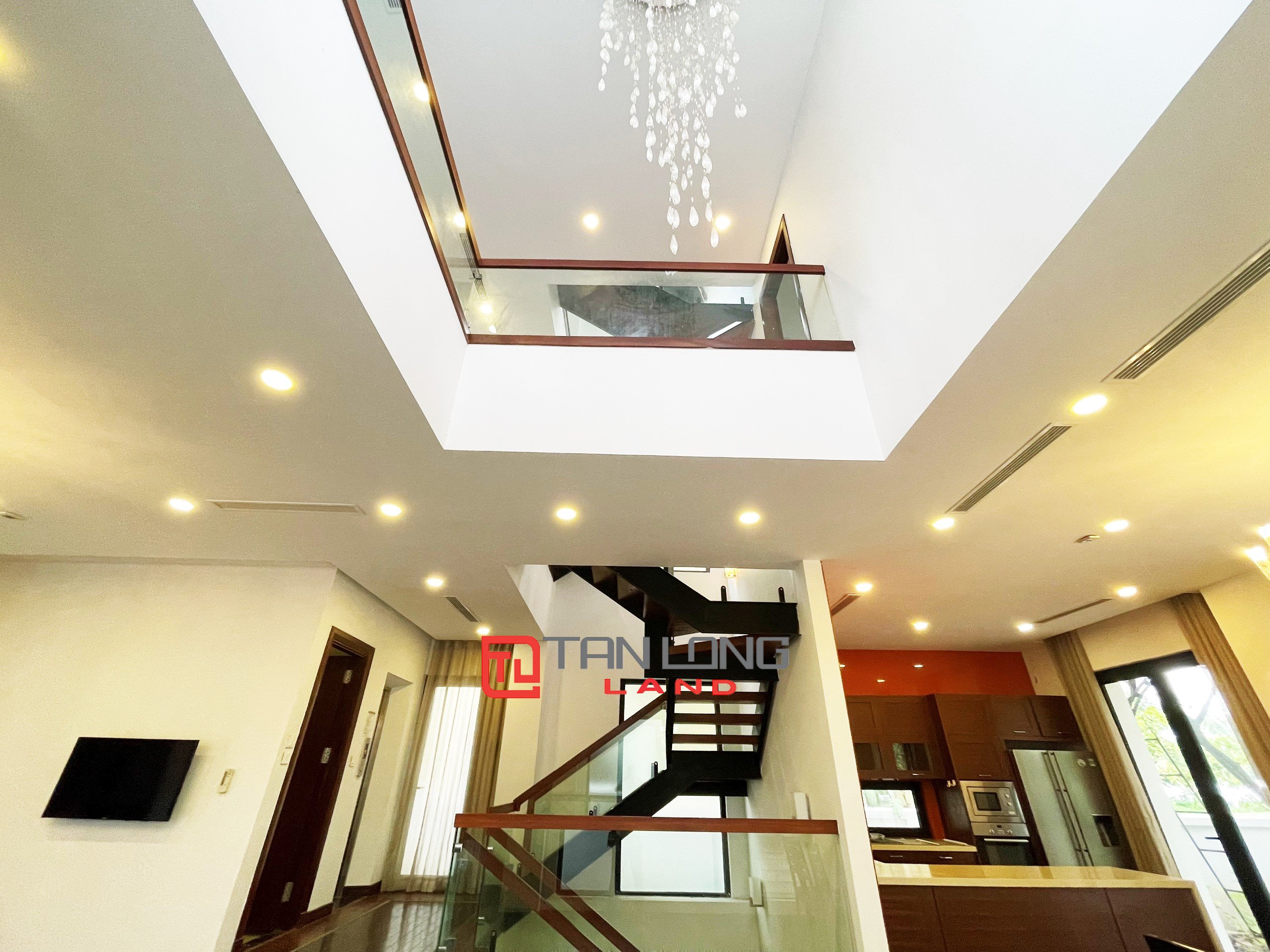 Cho thuê Biệt thự Đơn lập 4 phòng ngủ view ngã ba sông tại Vinhomes Riverside 6