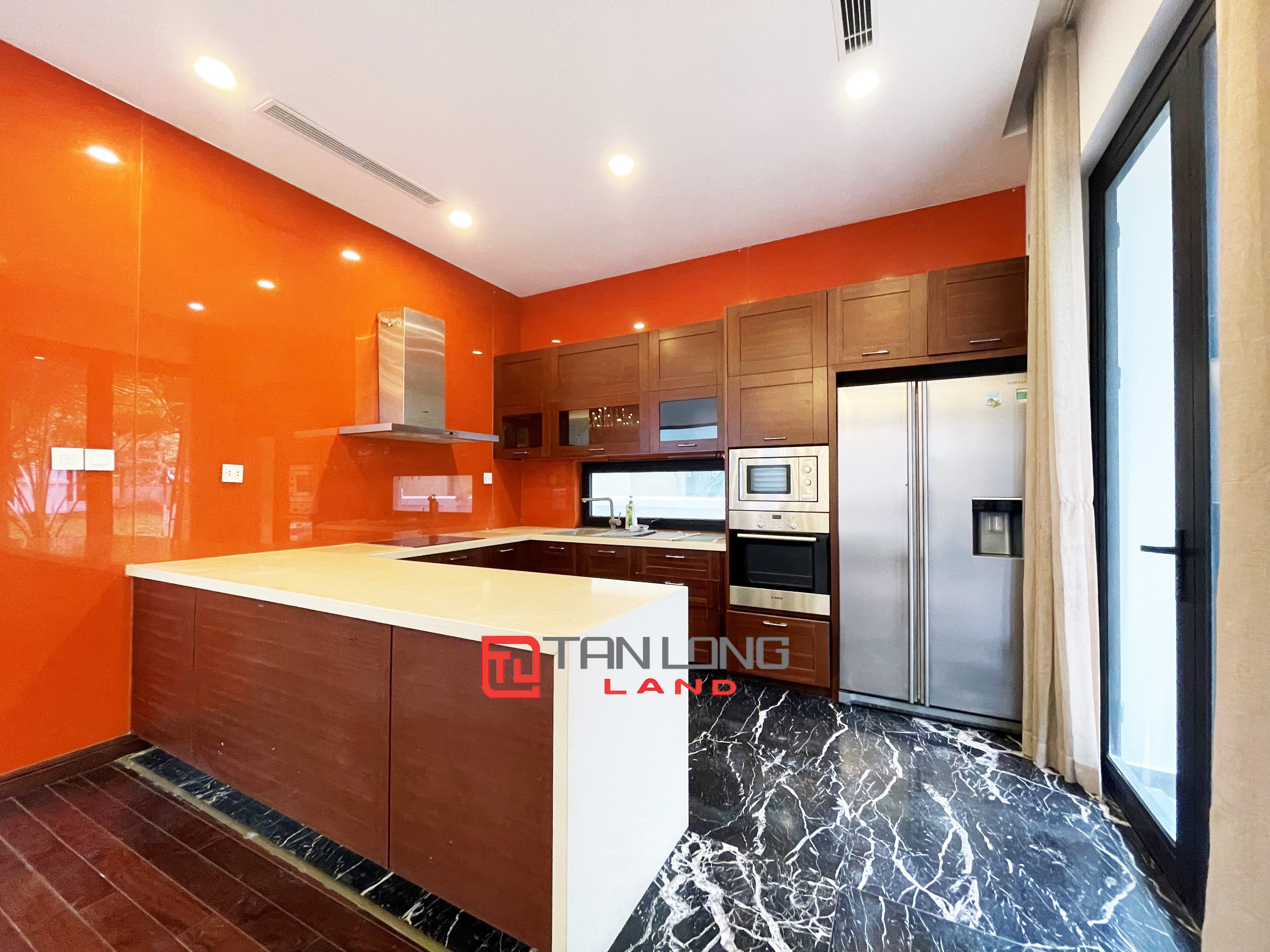 Cho thuê Biệt thự Đơn lập 4 phòng ngủ view ngã ba sông tại Vinhomes Riverside 9