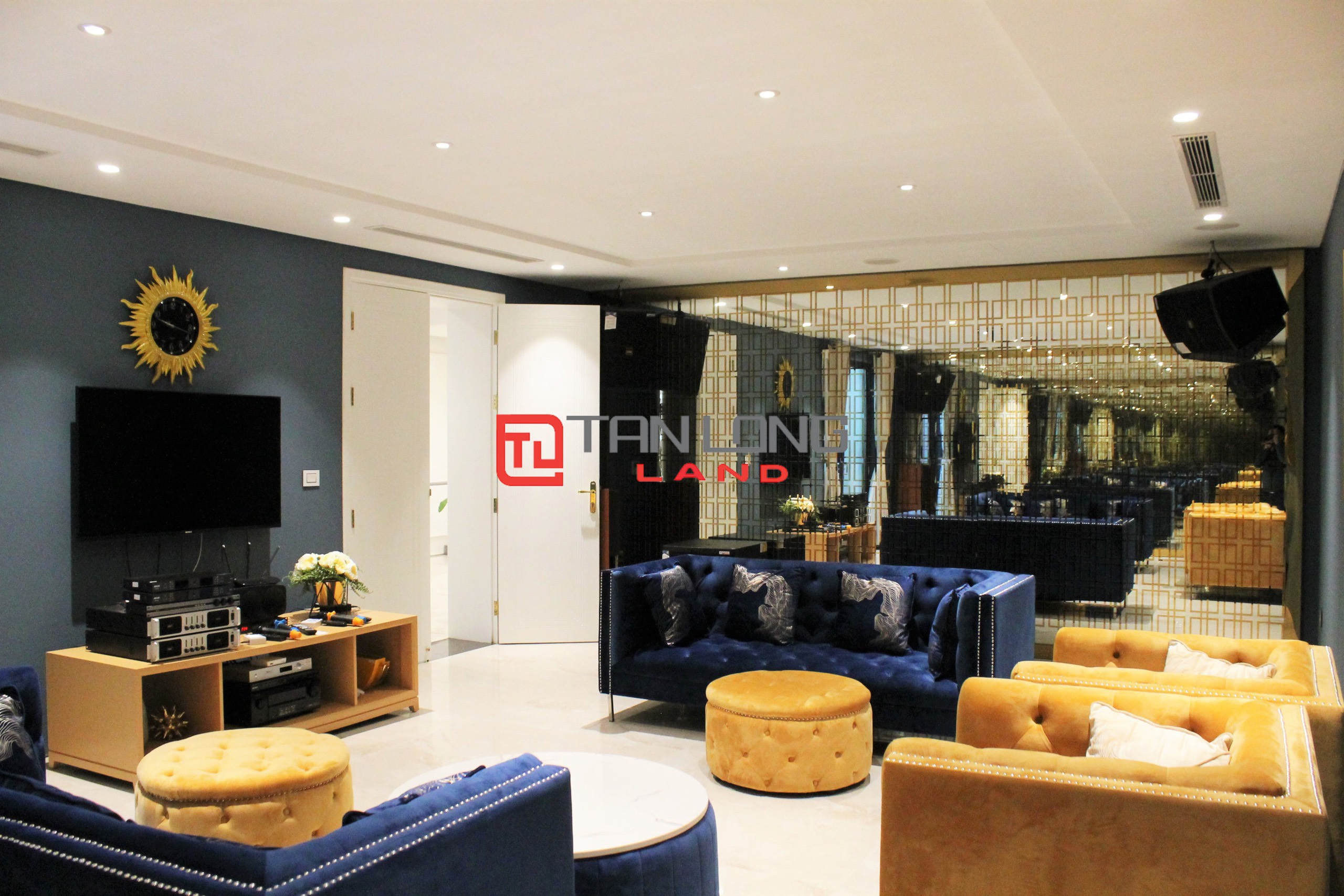 Cho thuê Biệt thự Đơn lập 420m2 gần trường quốc tế BIS tại Vinhomes Riverside Long Biên 7