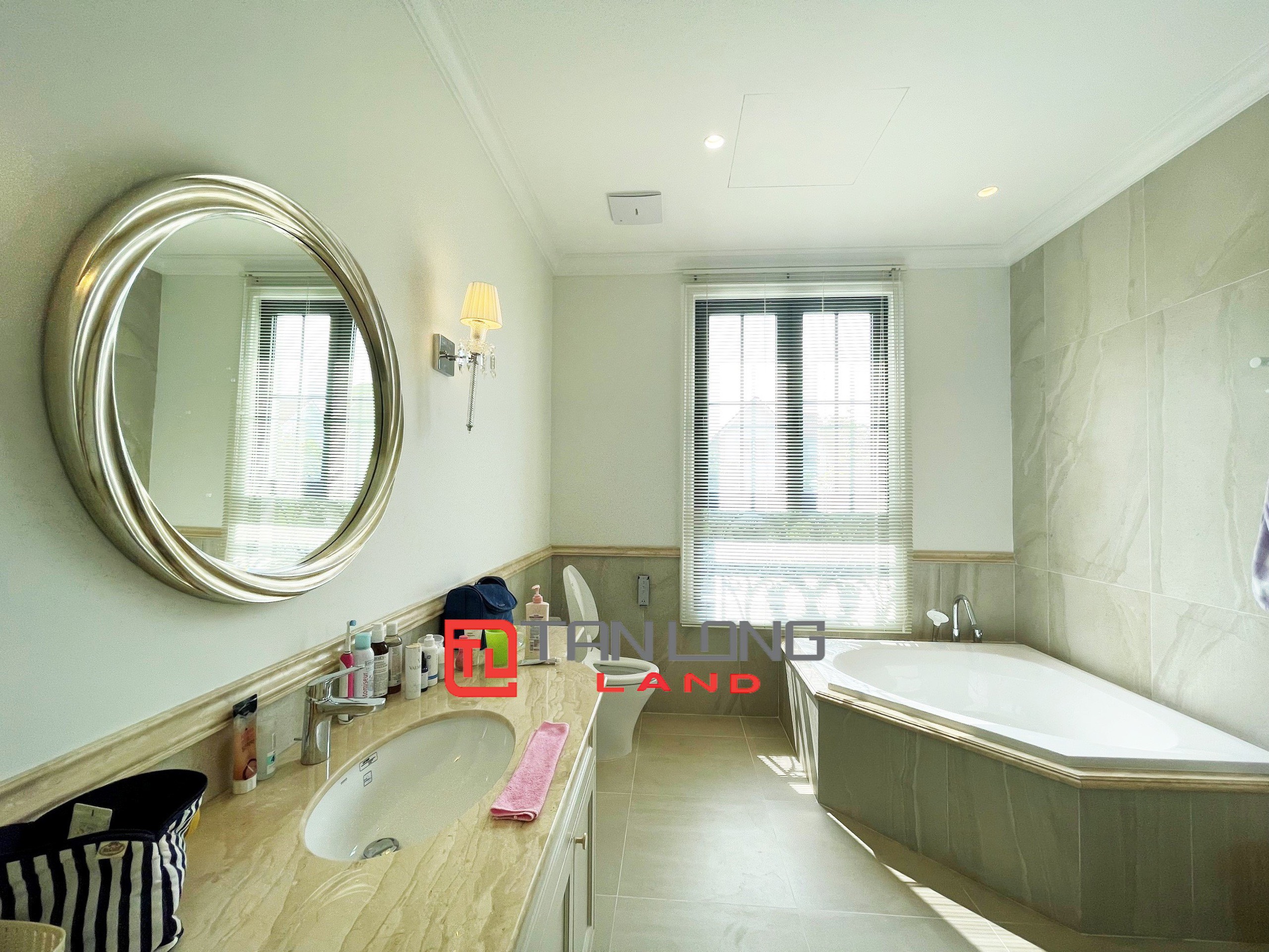 Cho thuê Biệt thự Đơn Lập 5 phòng ngủ full nội thất hoàn thiện hoàn toàn mới tại Vinhomes Riverside 10