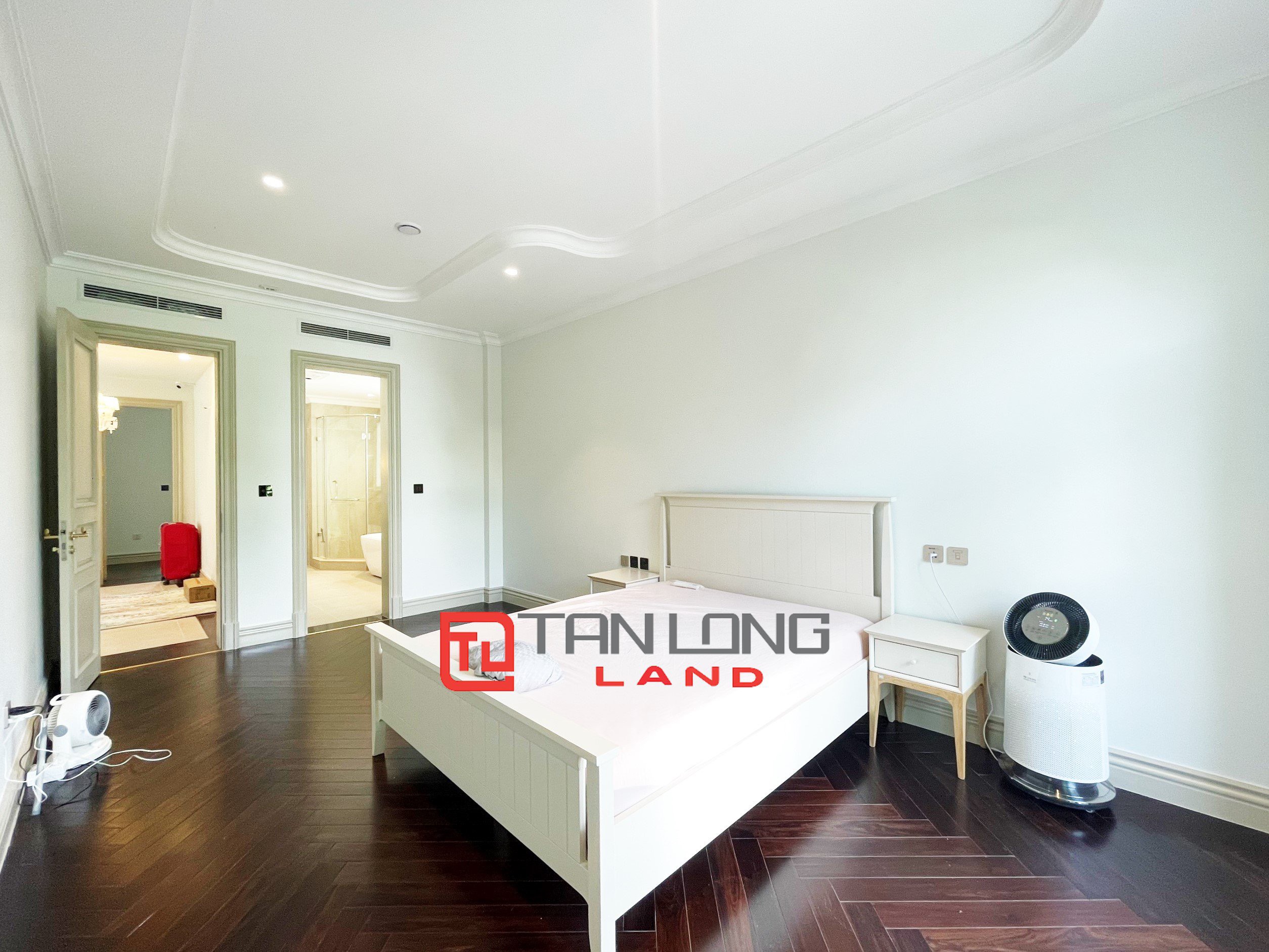 Cho thuê Biệt thự Đơn Lập 5 phòng ngủ full nội thất hoàn thiện hoàn toàn mới tại Vinhomes Riverside 13