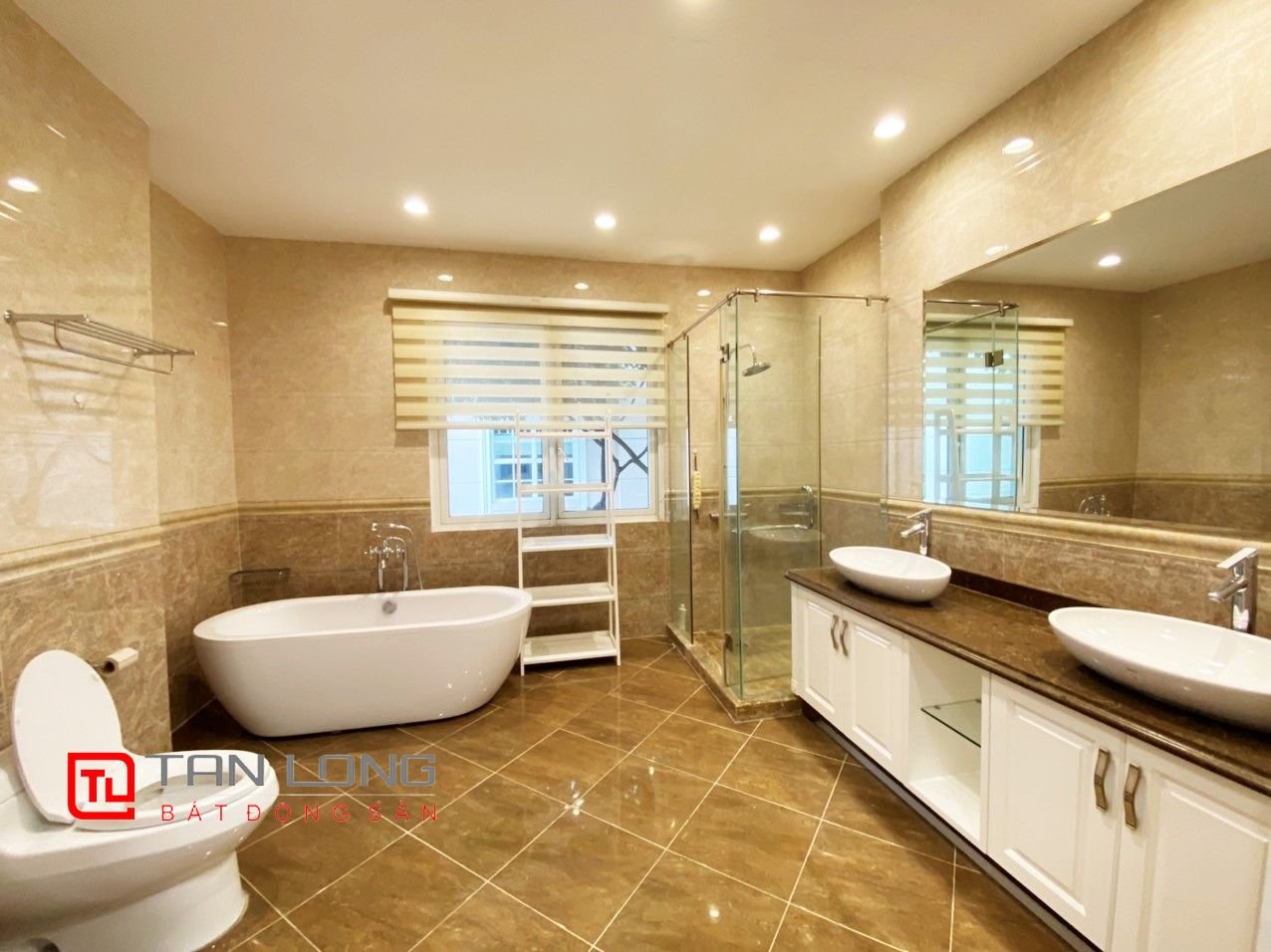 Cho thuê Biệt thự Đơn lập 5 phòng ngủ gần TTTM Vincom tại Vinhomes Riverside 10