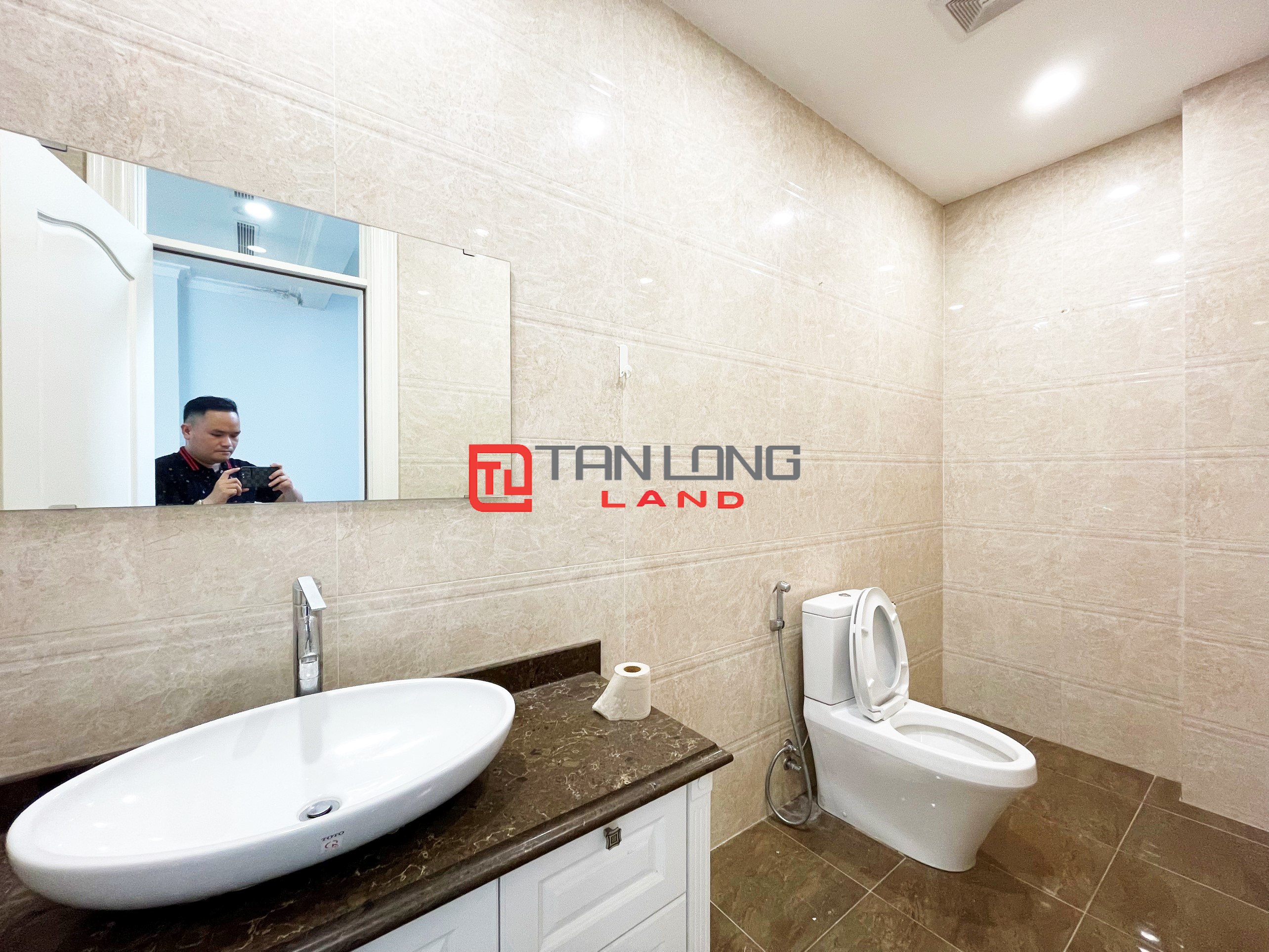 Cho thuê Biệt thự Đơn lập 5 phòng ngủ khu Bằng Lăng tại Vinhomes Riverside 11