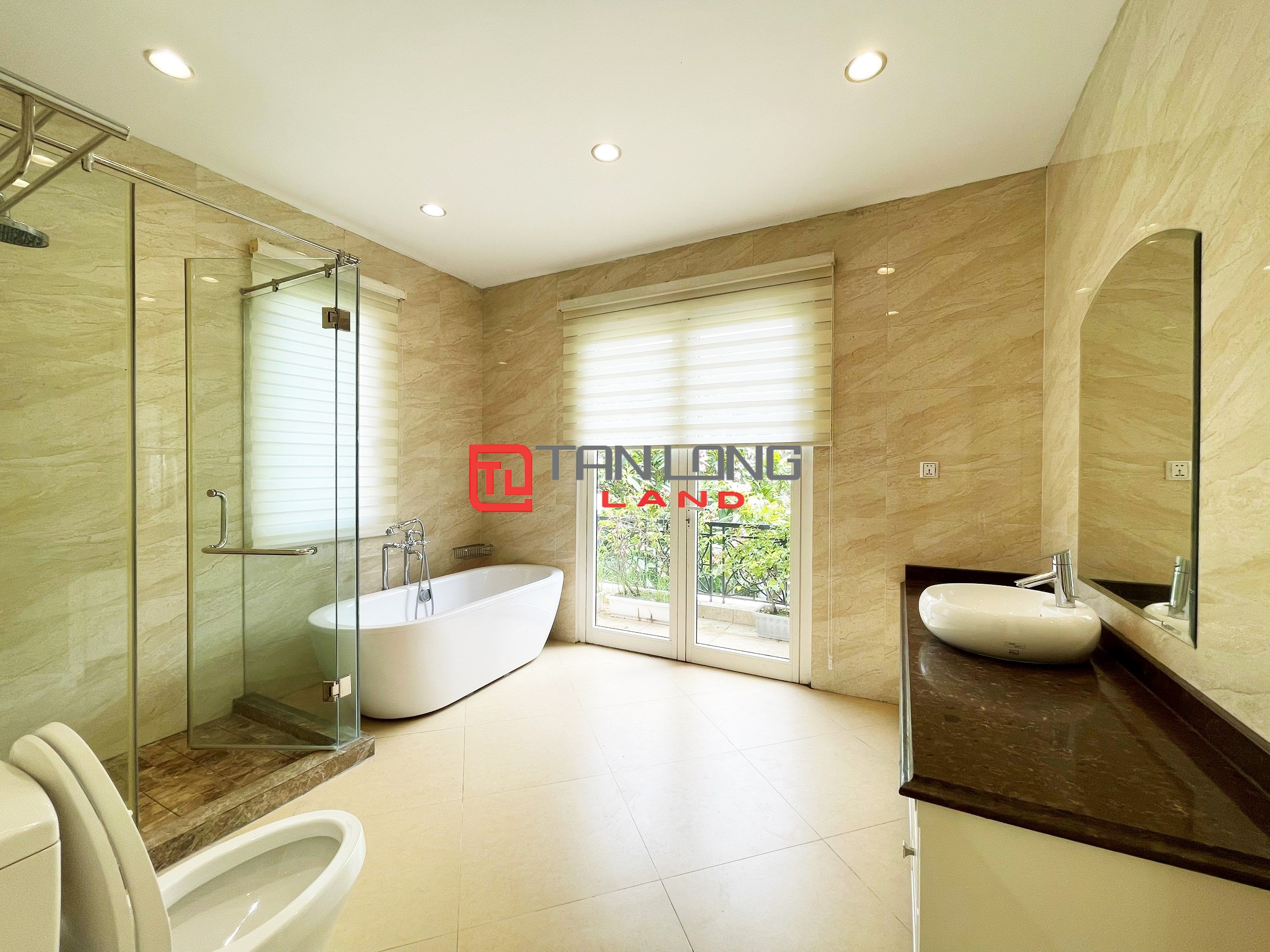 Cho thuê Biệt thự Đơn lập 5 phòng ngủ khu Bằng Lăng tại Vinhomes Riverside 20
