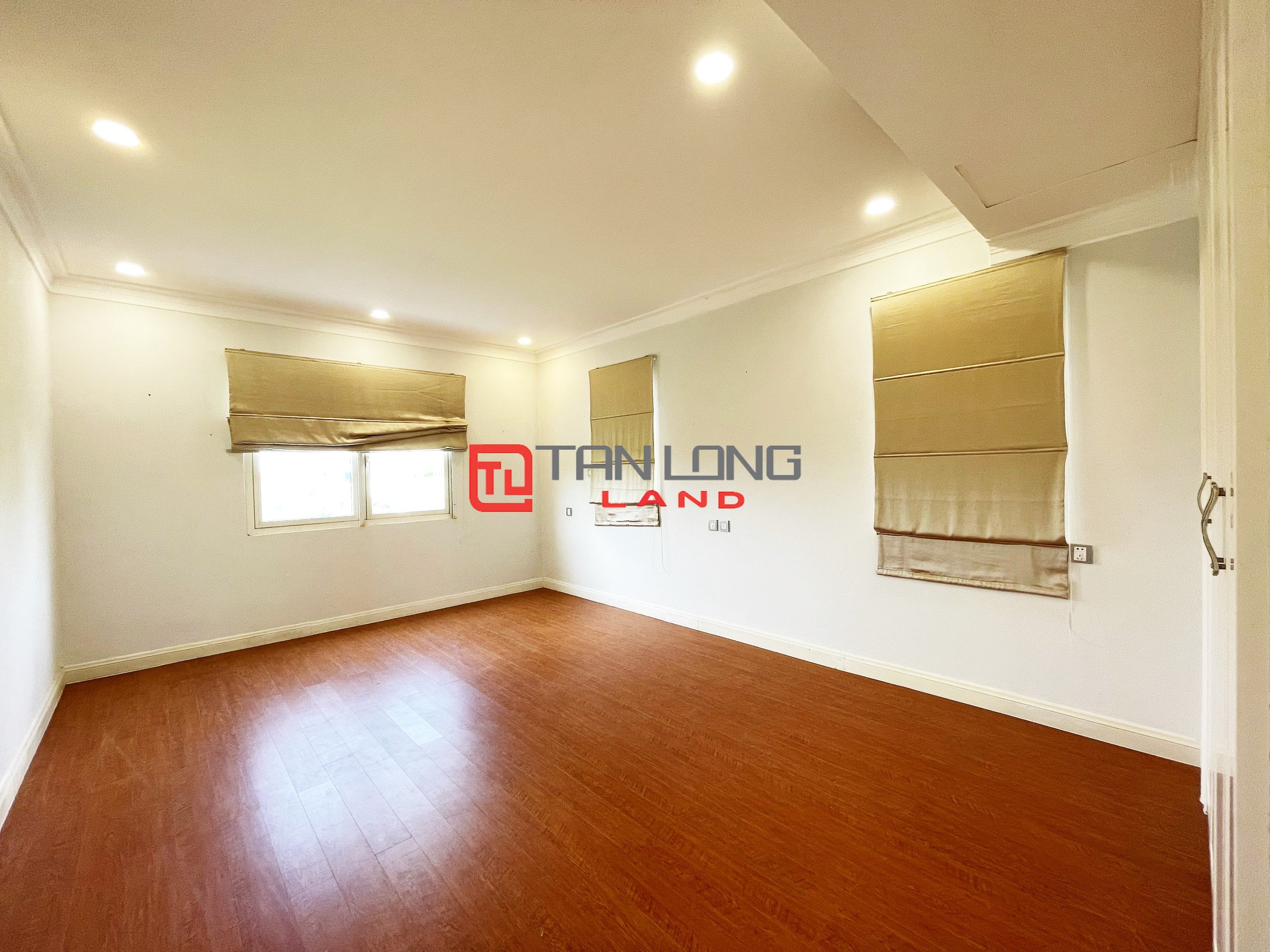 Cho thuê Biệt thự Đơn lập 5 phòng ngủ khu Bằng Lăng tại Vinhomes Riverside 22
