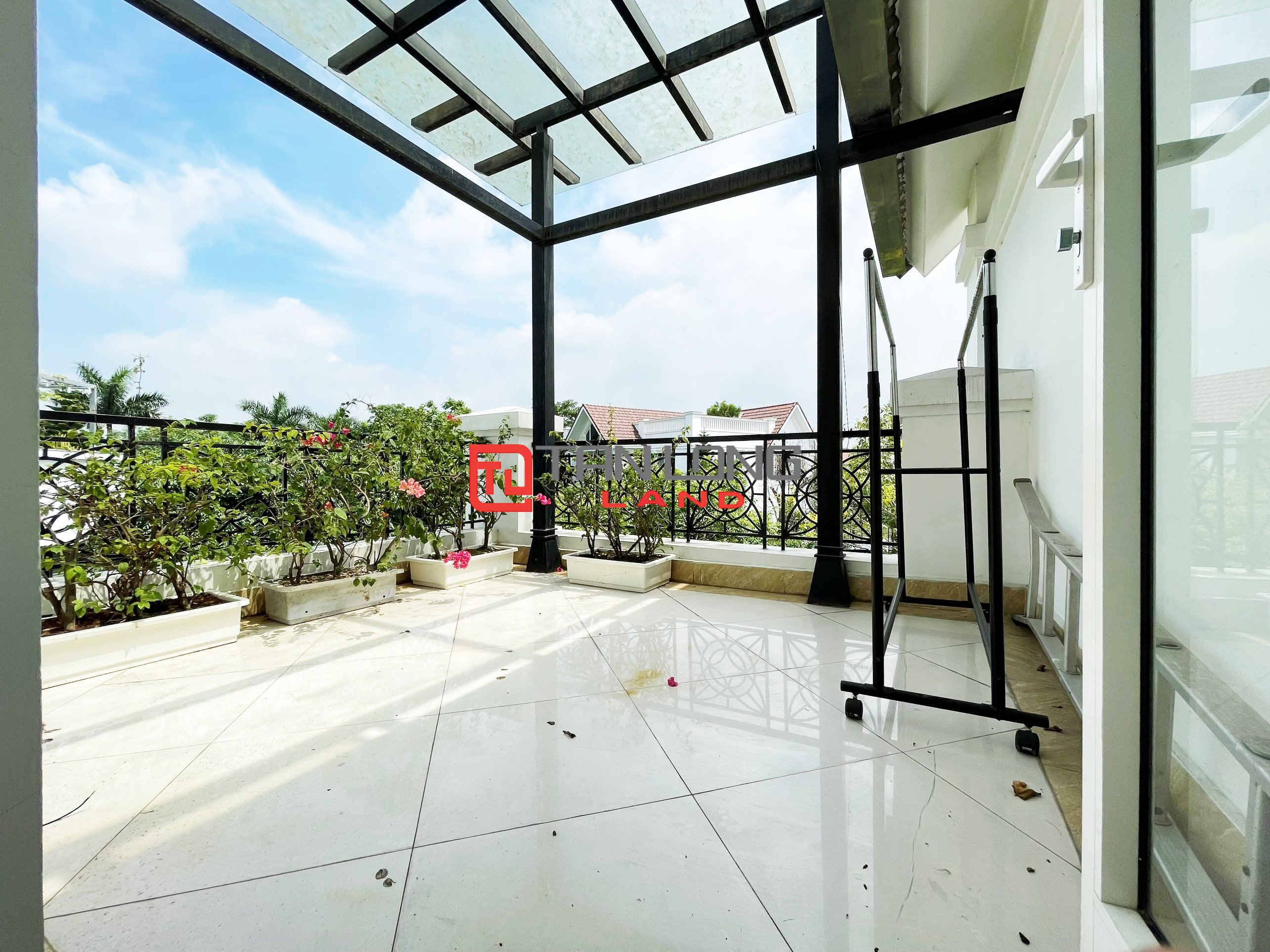 Cho thuê Biệt thự Đơn lập 5 phòng ngủ khu Bằng Lăng tại Vinhomes Riverside 23