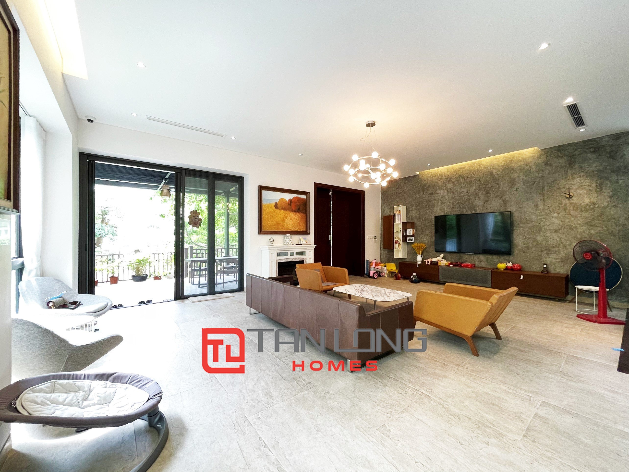 Cho thuê Biệt thự Đơn lập 6 phòng ngủ full nội thất tại Vinhomes Riverside 2