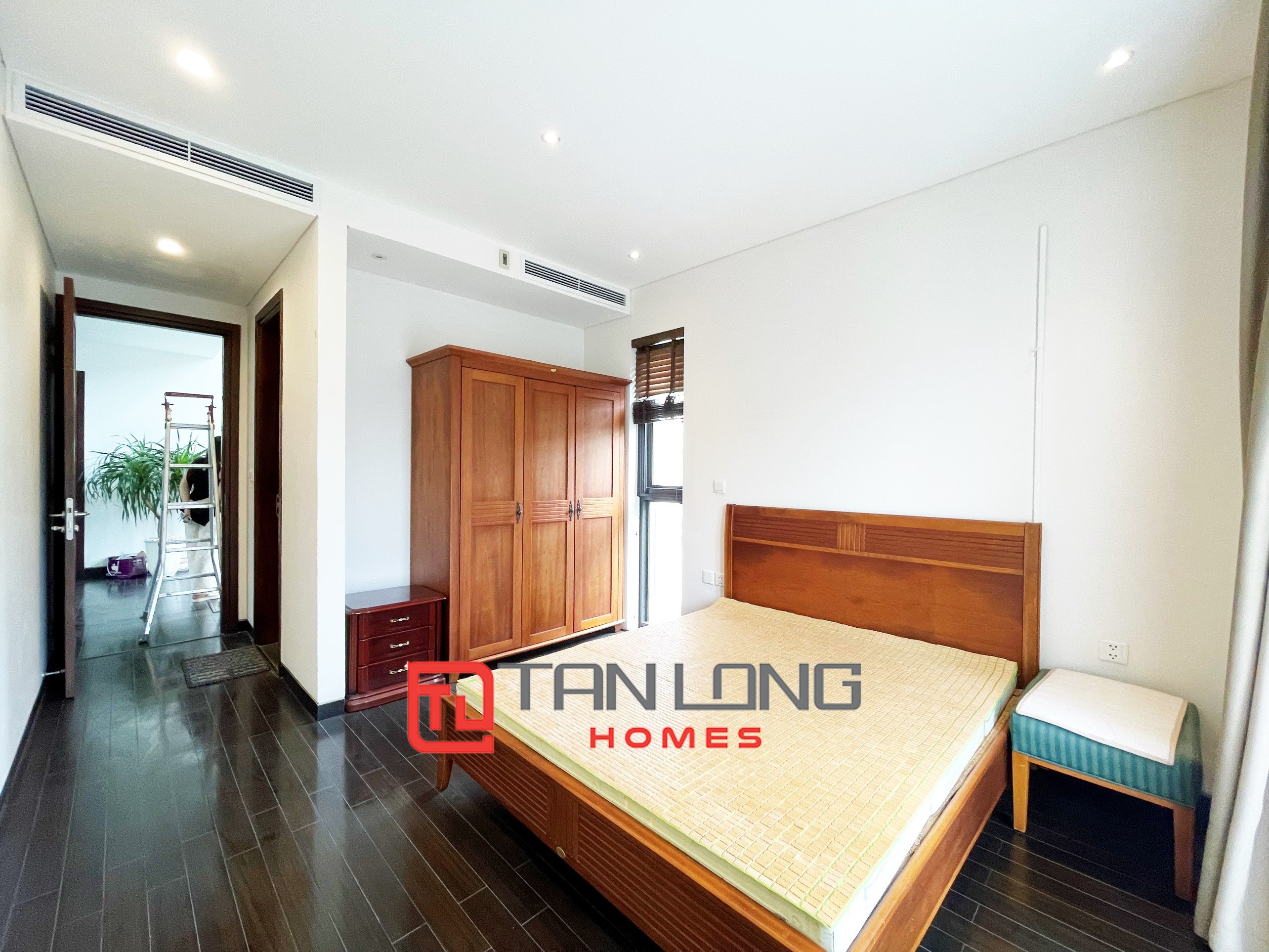 Cho thuê Biệt thự Đơn lập 6 phòng ngủ full nội thất tại Vinhomes Riverside 10