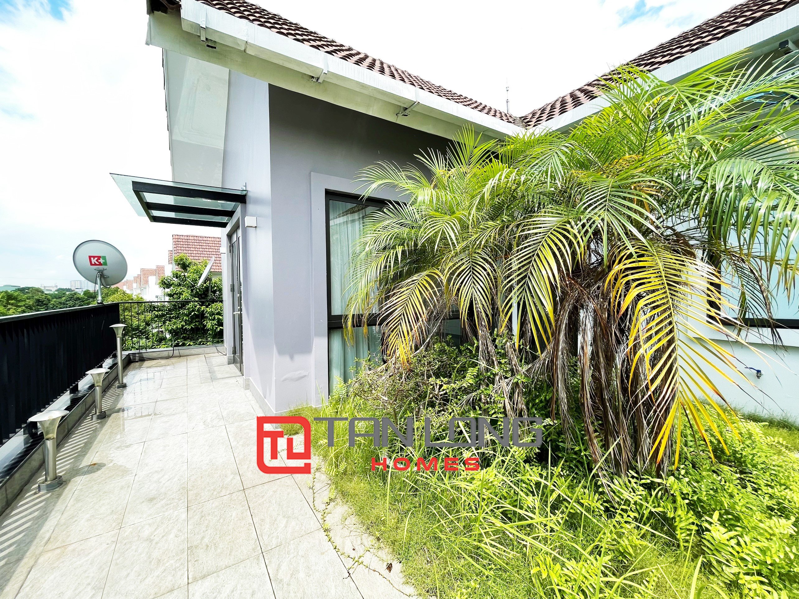 Cho thuê Biệt thự Đơn lập 6 phòng ngủ full nội thất tại Vinhomes Riverside 18