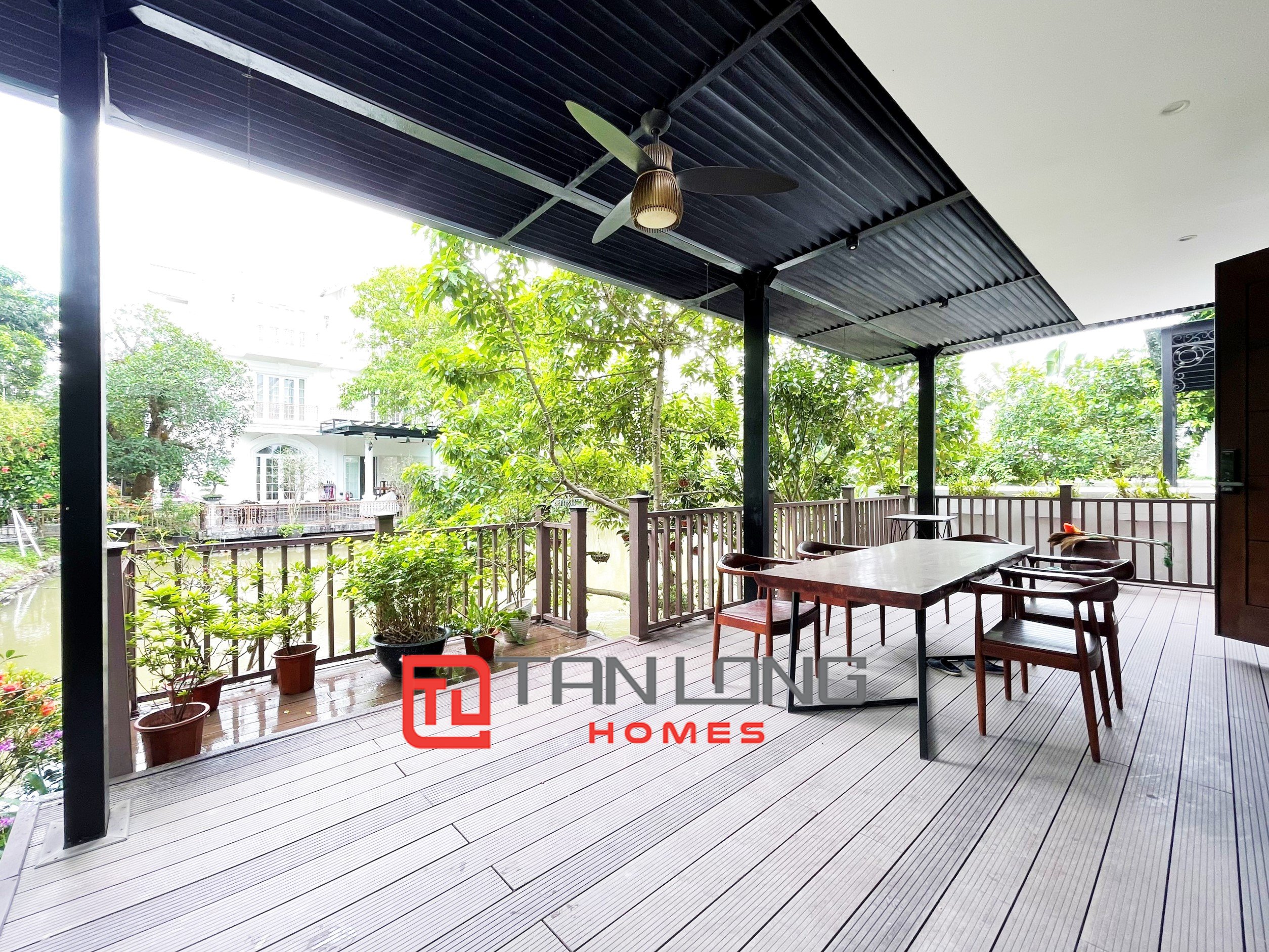 Cho thuê Biệt thự Đơn lập 6 phòng ngủ full nội thất tại Vinhomes Riverside 20