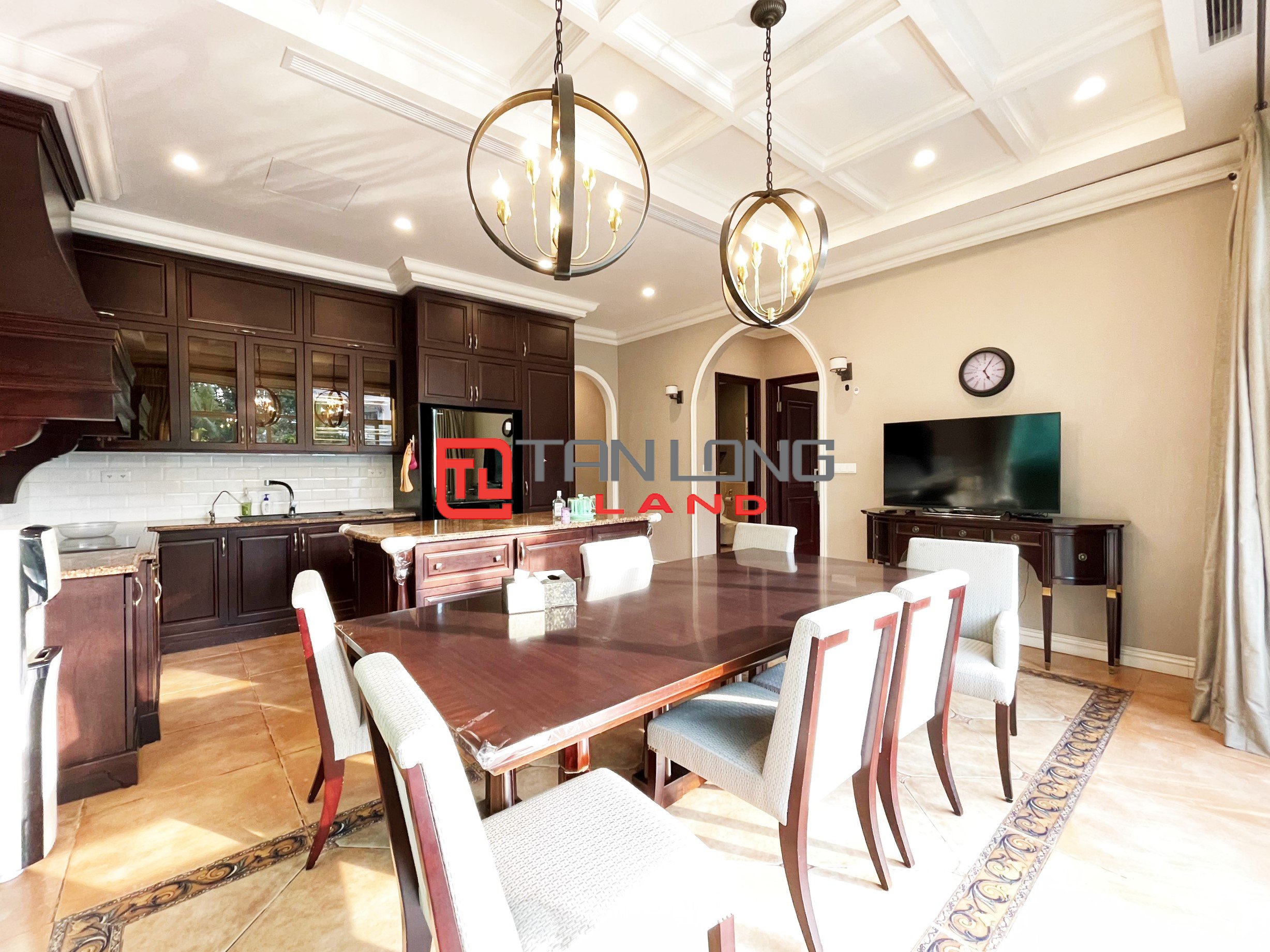 Cho thuê Biệt thự Đơn lập 6 phòng ngủ nằm trên đường trục chính tại Vinhomes Riverside 3