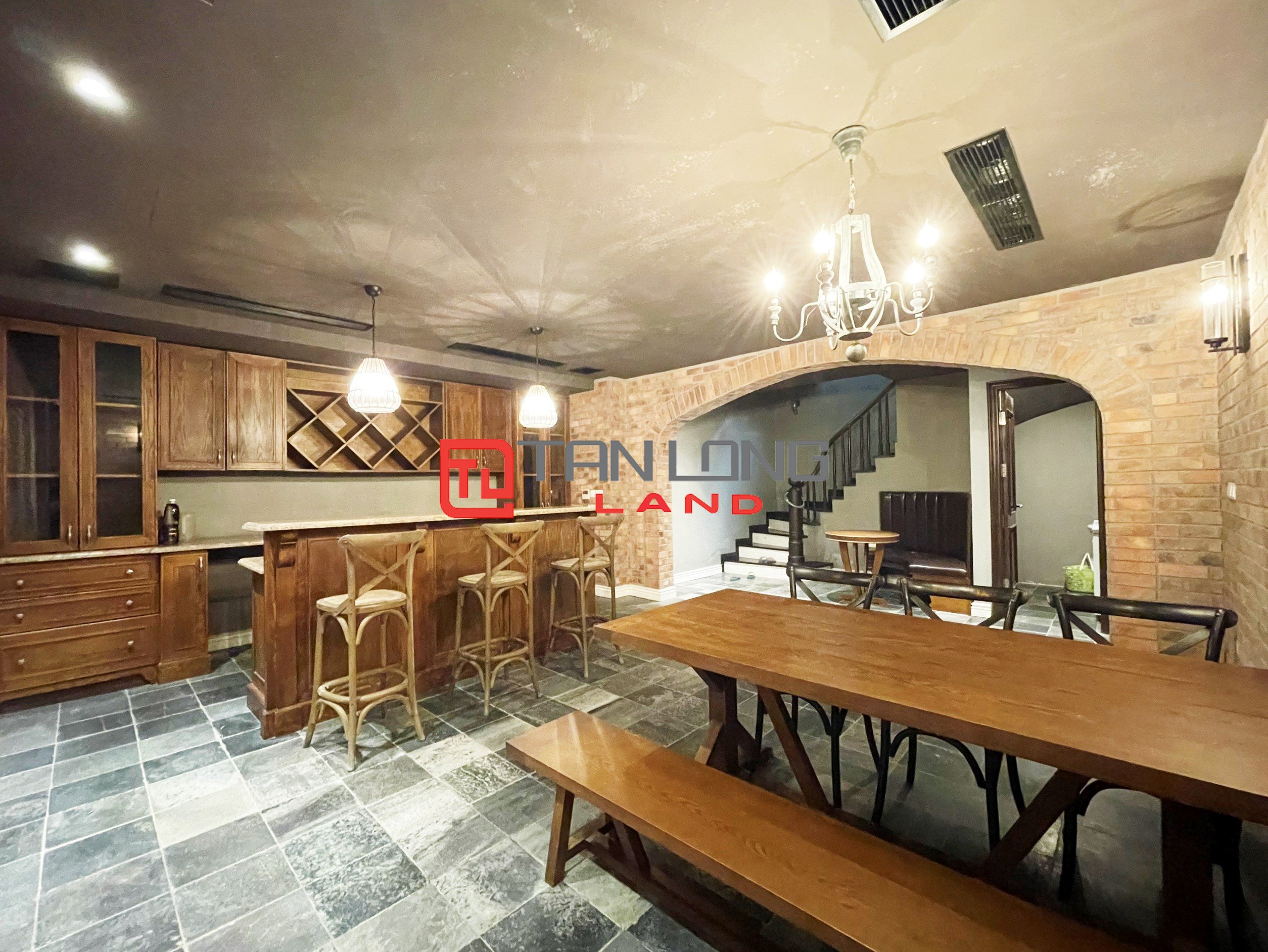 Cho thuê Biệt thự Đơn lập 6 phòng ngủ nằm trên đường trục chính tại Vinhomes Riverside 6