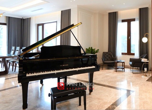 Cho thuê Biệt thự đơn lập có bể bơi tại Vinhomes Riverside Long Biên 5