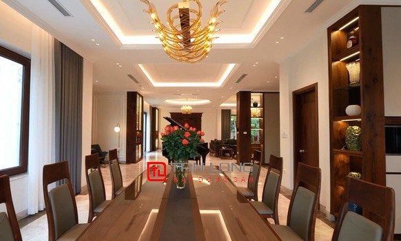 Cho thuê Biệt thự đơn lập có bể bơi tại Vinhomes Riverside Long Biên 8