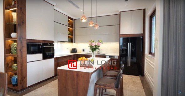 Cho thuê Biệt thự đơn lập có bể bơi tại Vinhomes Riverside Long Biên 9