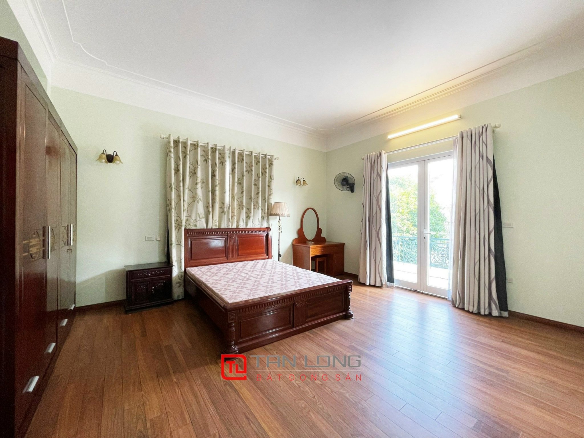 Cho thuê Biệt Thự Đơn Lập đủ đồ tại KĐT Vinhomes Riverside 9