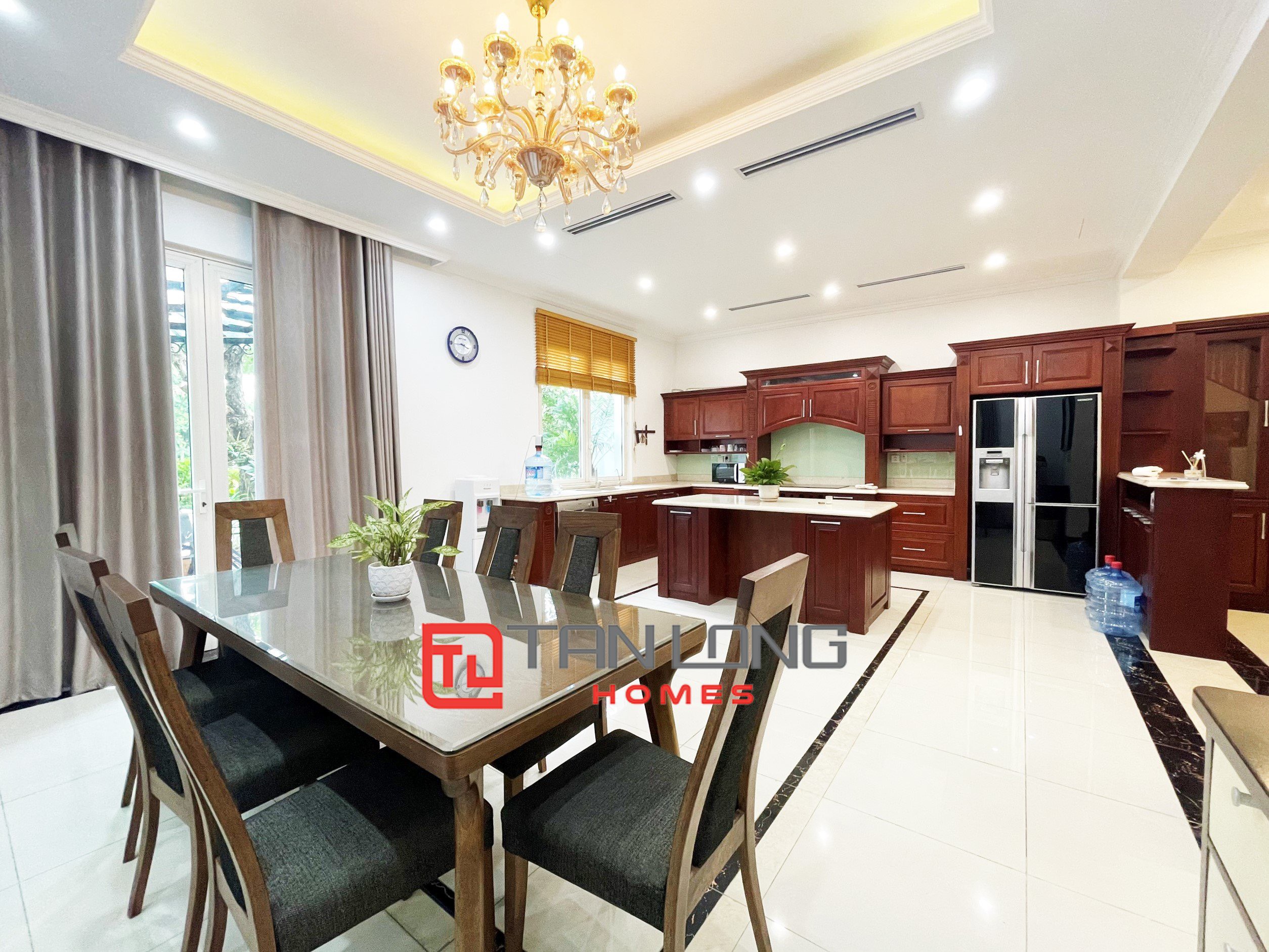 Cho thuê Biệt thự Đơn lập full nội thất 4 phòng ngủ view sông sau nhà tại Vinhomes Riverside 5