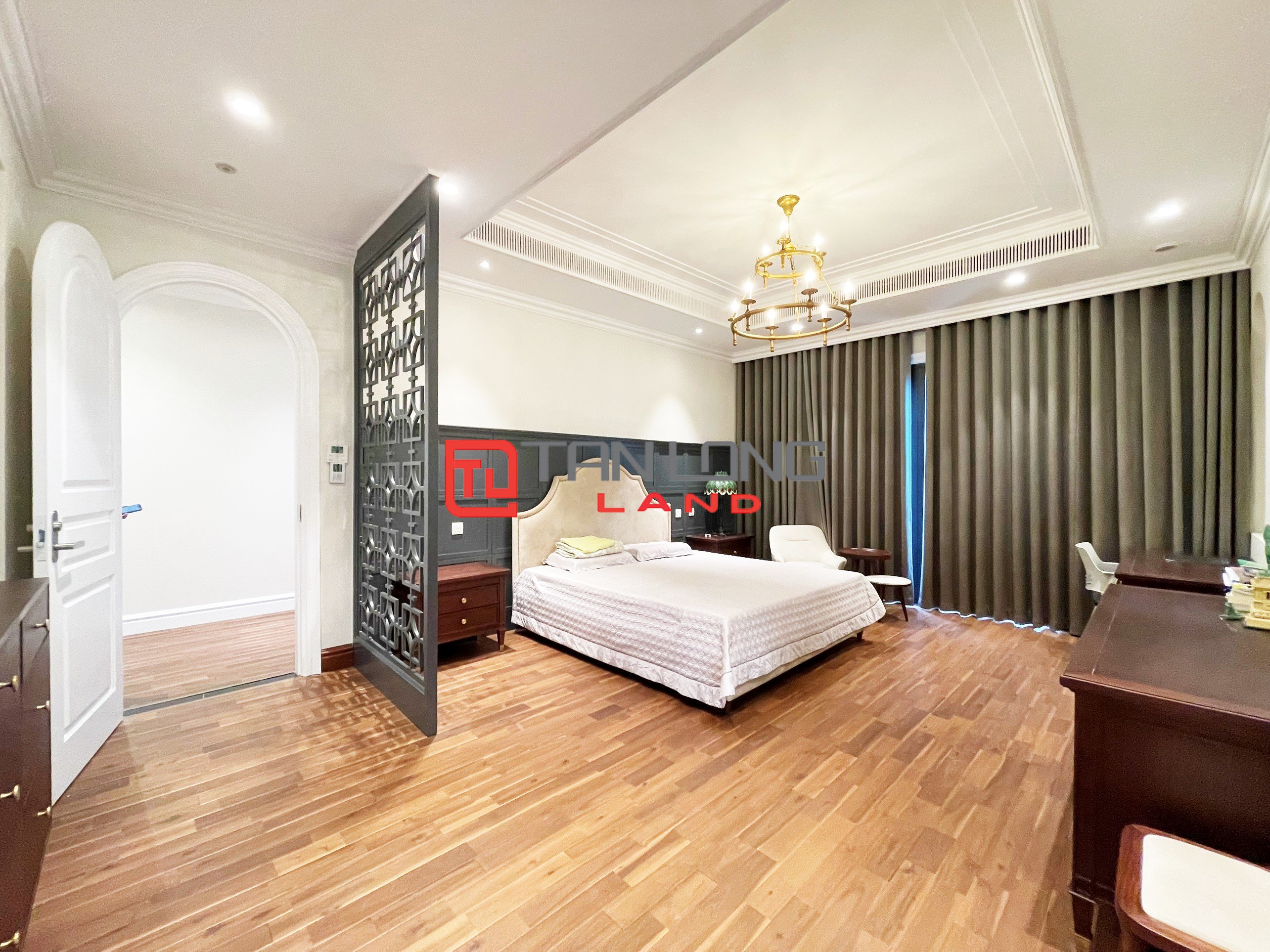 Cho thuê Biệt thự Đơn lập full nội thất cao cấp view ngã 3 sông rộng nhất tại Vinhomes Riverside 12