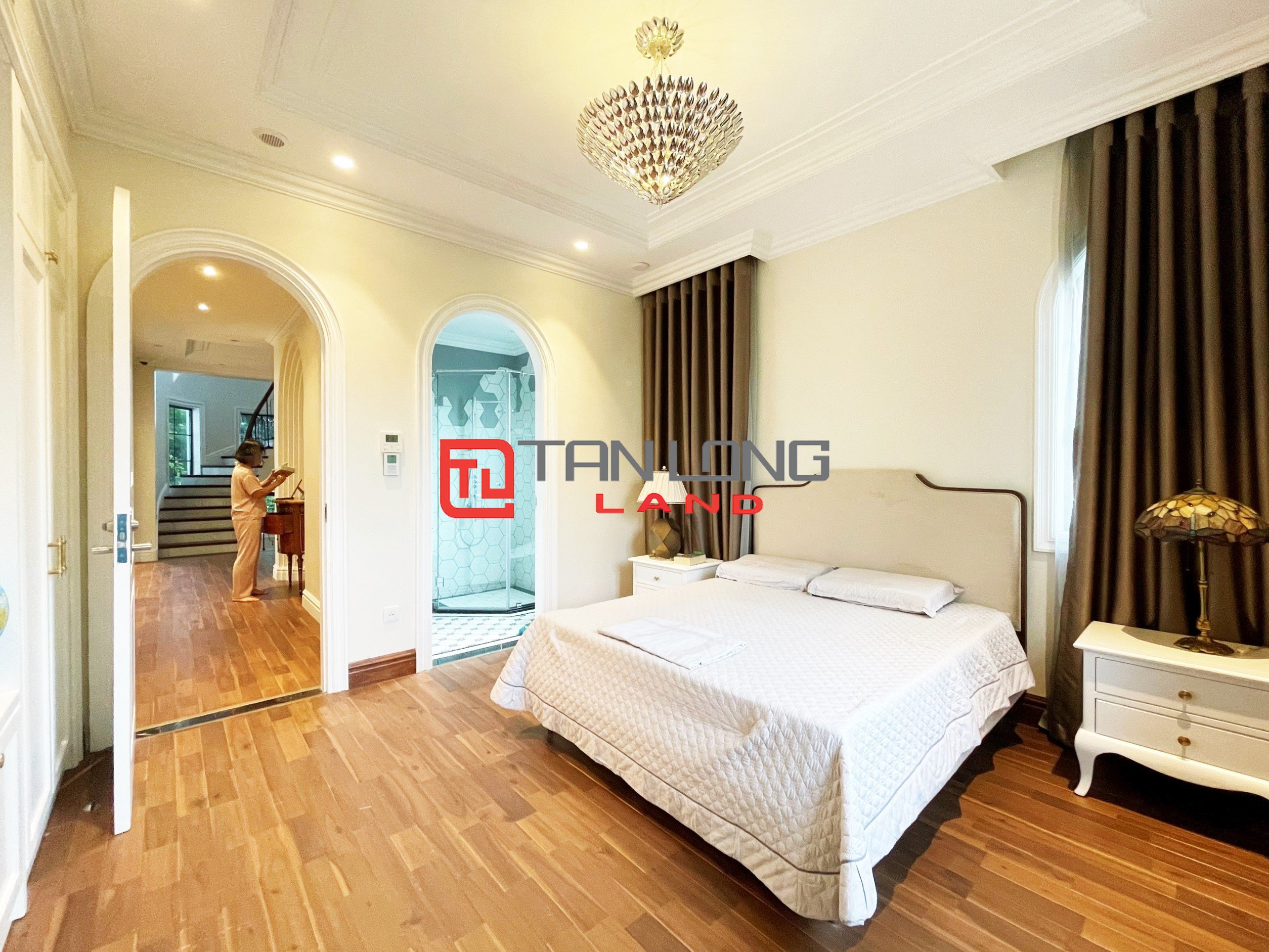 Cho thuê Biệt thự Đơn lập full nội thất cao cấp view ngã 3 sông rộng nhất tại Vinhomes Riverside 14