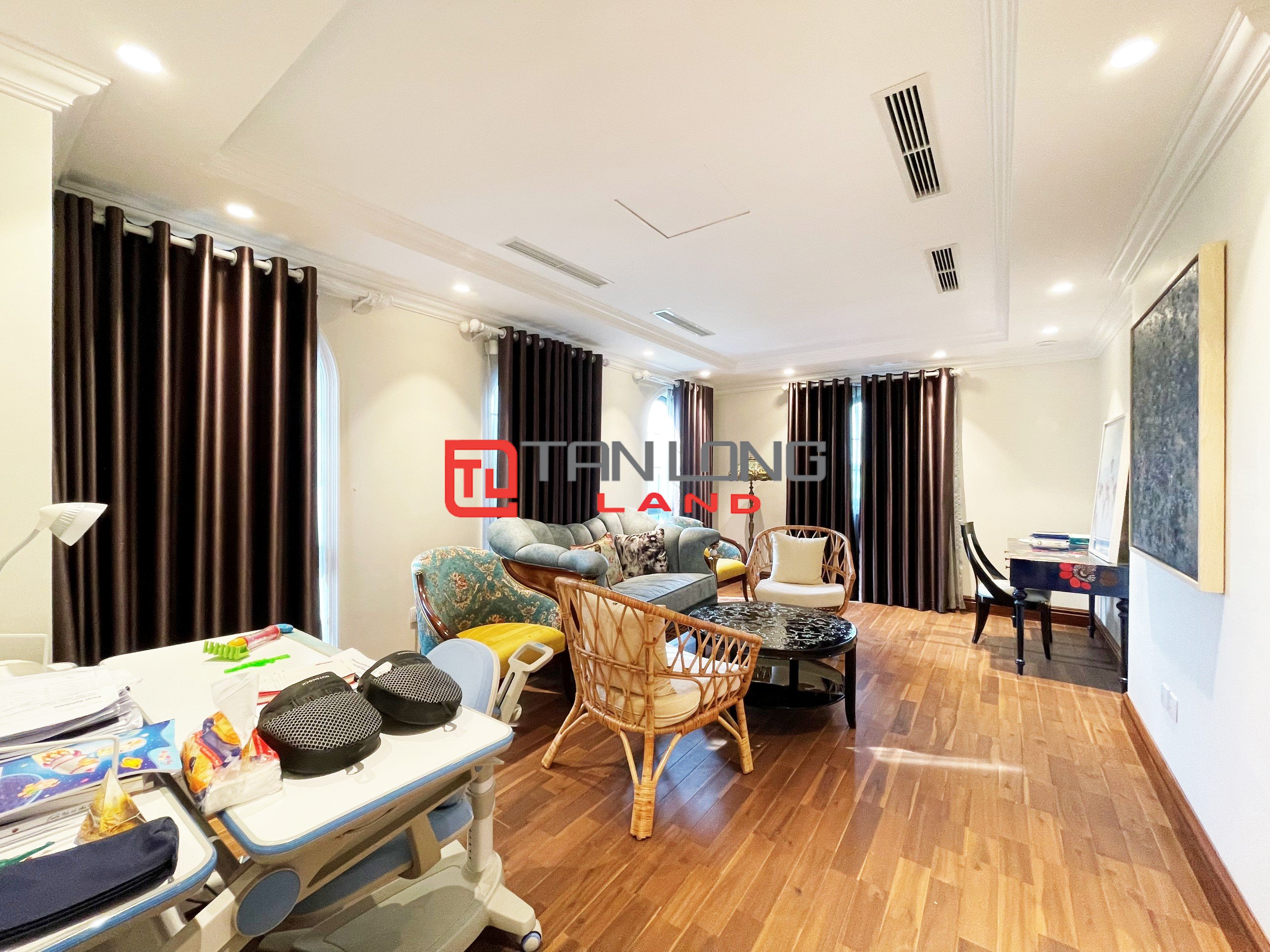 Cho thuê Biệt thự Đơn lập full nội thất cao cấp view ngã 3 sông rộng nhất tại Vinhomes Riverside 16
