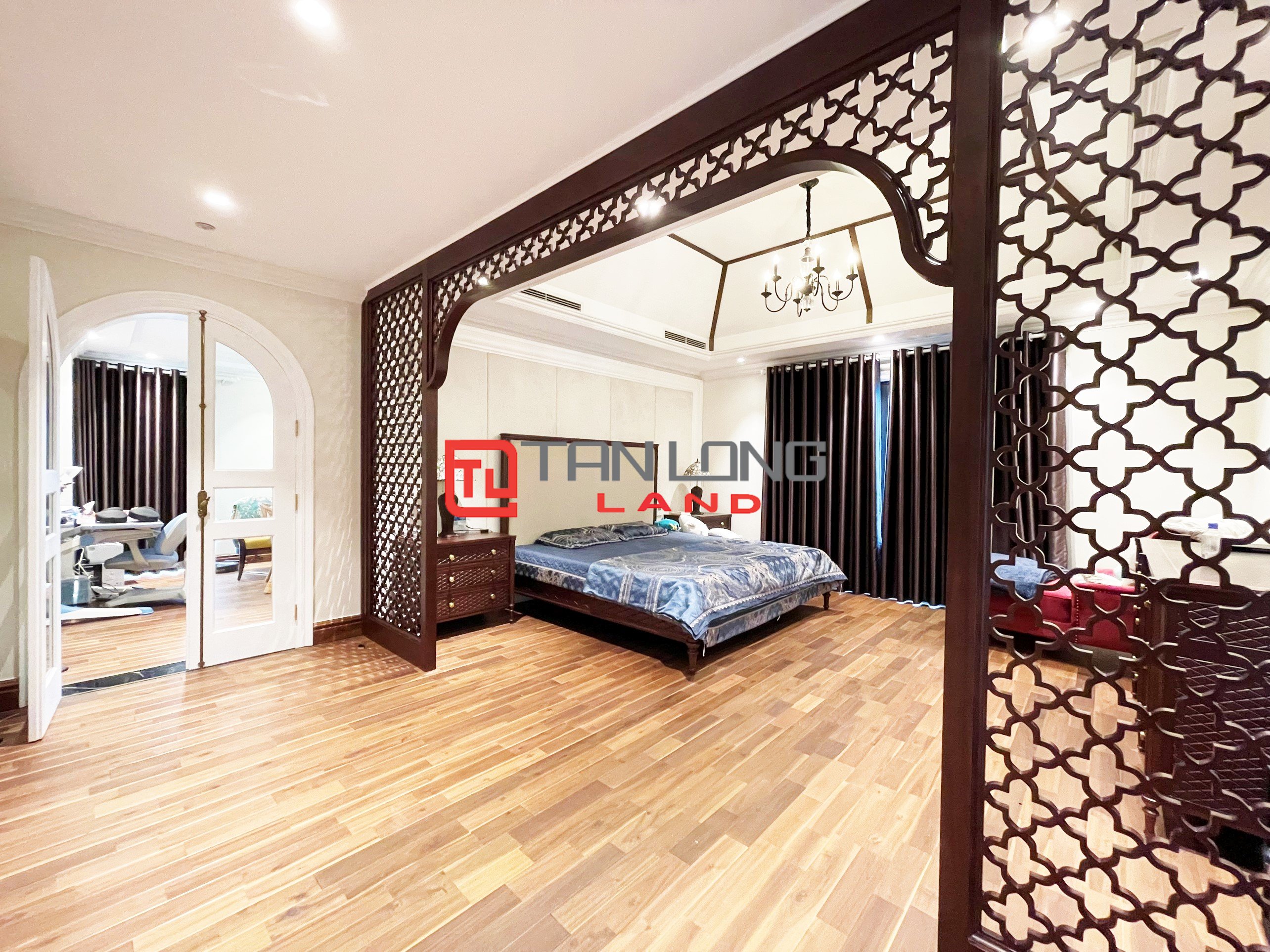 Cho thuê Biệt thự Đơn lập full nội thất cao cấp view ngã 3 sông rộng nhất tại Vinhomes Riverside 19